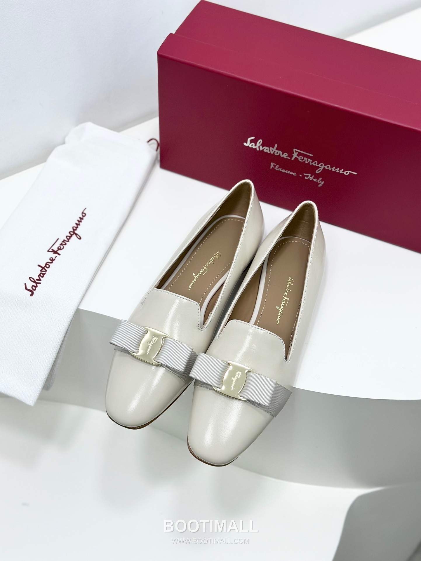 Salvatore Ferragamo Vara Bow Leather Loafer Flats 살바토레 페라가모 바라 리본 레더 로퍼 플랫 504845 1cm 1