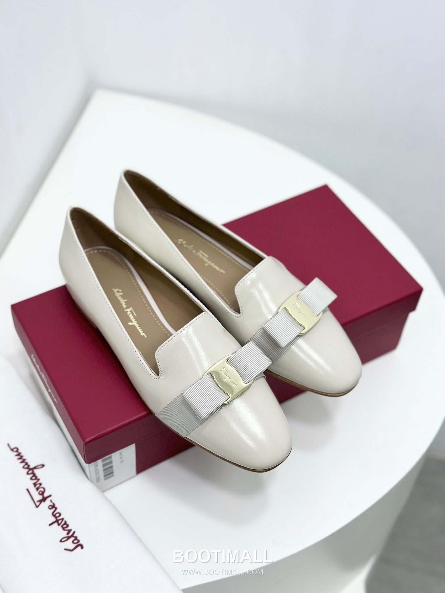 Salvatore Ferragamo Vara Bow Leather Loafer Flats 살바토레 페라가모 바라 리본 레더 로퍼 플랫 504845 1cm 4