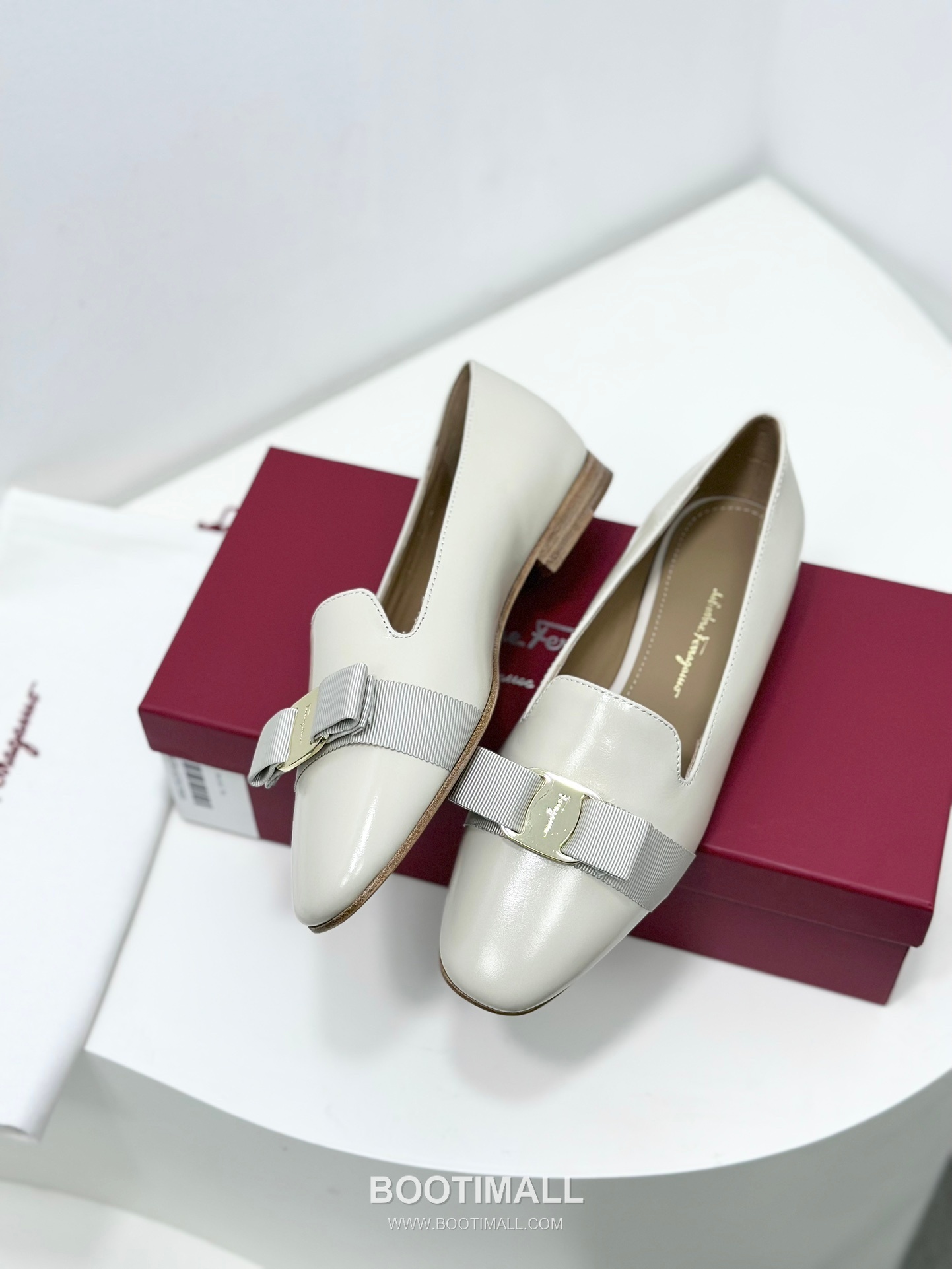 Salvatore Ferragamo Vara Bow Leather Loafer Flats 살바토레 페라가모 바라 리본 레더 로퍼 플랫 504845 1cm 5