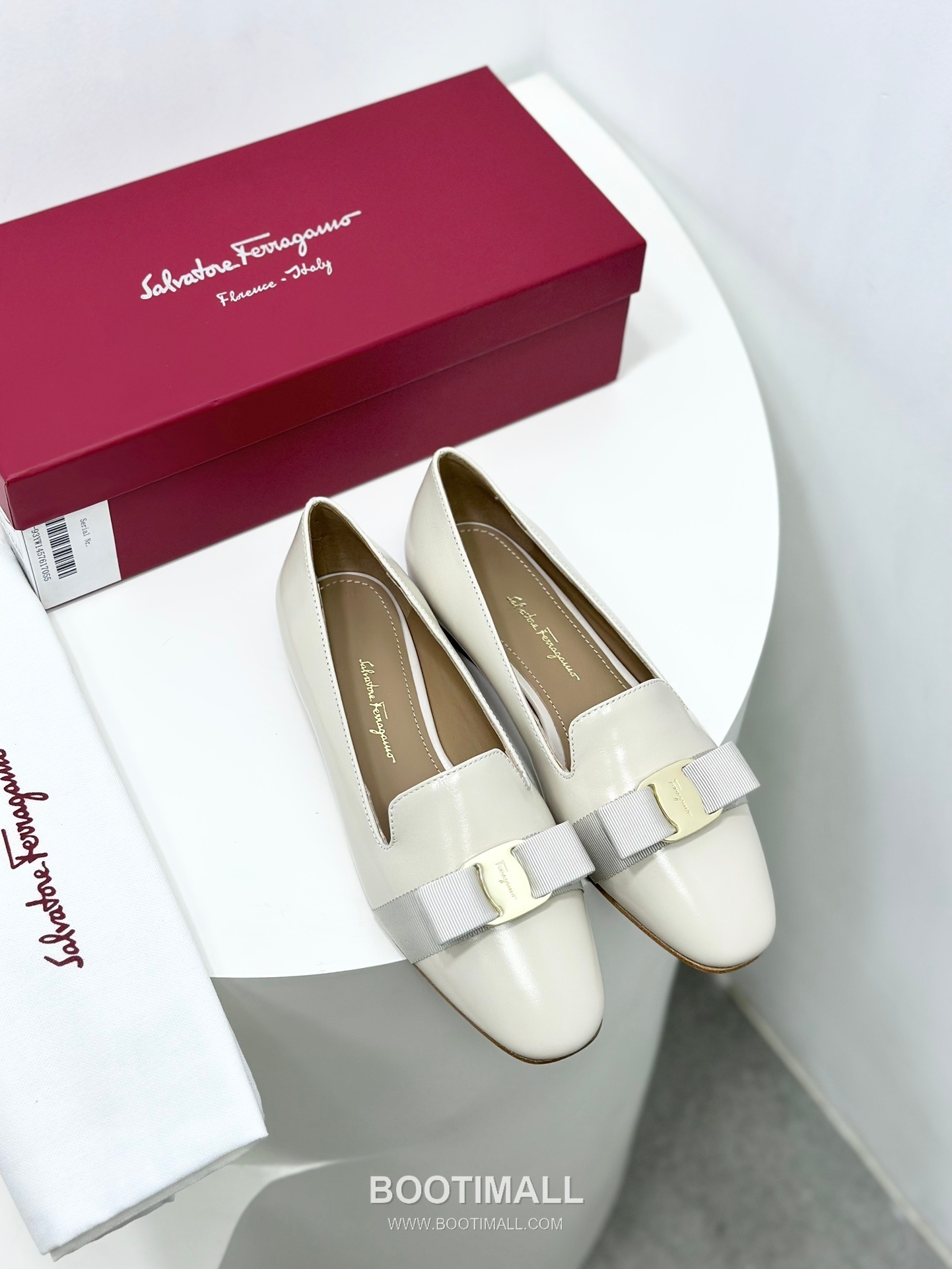 Salvatore Ferragamo Vara Bow Leather Loafer Flats 살바토레 페라가모 바라 리본 레더 로퍼 플랫 504845 1cm 6