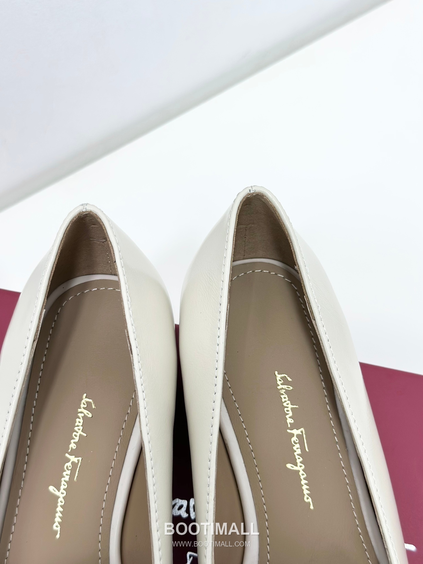 Salvatore Ferragamo Vara Bow Leather Loafer Flats 살바토레 페라가모 바라 리본 레더 로퍼 플랫 504845 1cm 7