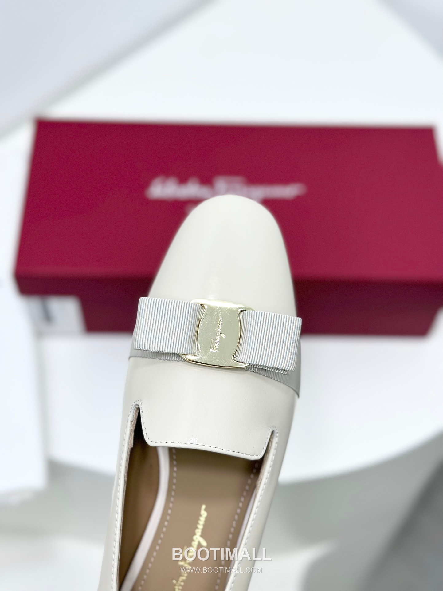 Salvatore Ferragamo Vara Bow Leather Loafer Flats 살바토레 페라가모 바라 리본 레더 로퍼 플랫 504845 1cm 8