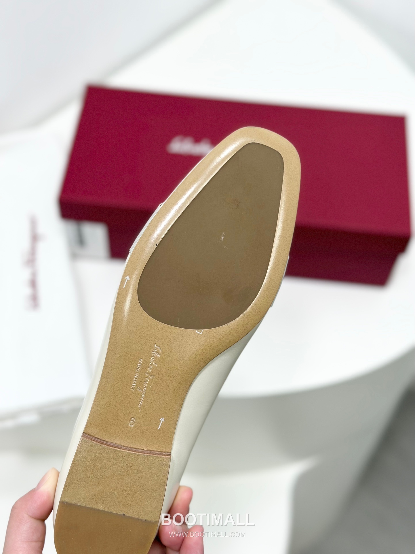 Salvatore Ferragamo Vara Bow Leather Loafer Flats 살바토레 페라가모 바라 리본 레더 로퍼 플랫 504845 1cm 9