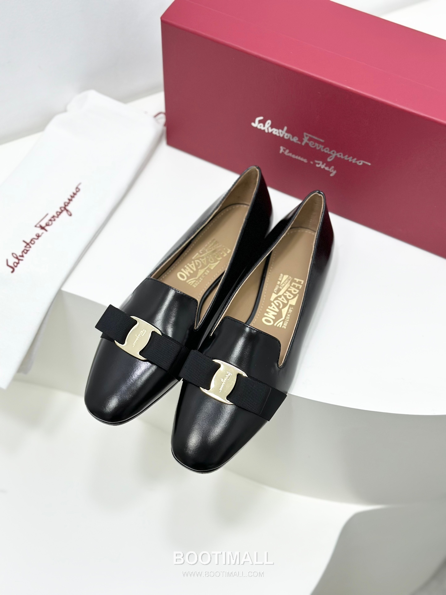 Salvatore Ferragamo Vara Bow Leather Loafer Flats 살바토레 페라가모 바라 리본 레더 로퍼 플랫 504845 1cm 1