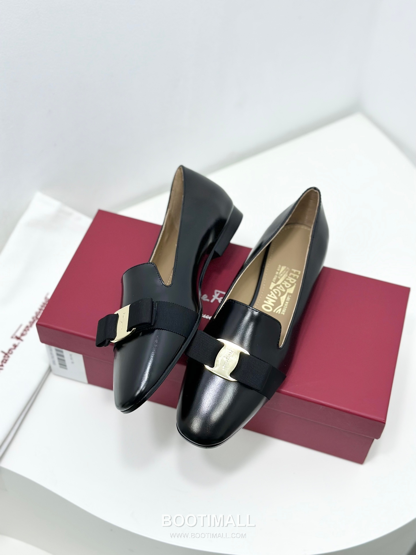 Salvatore Ferragamo Vara Bow Leather Loafer Flats 살바토레 페라가모 바라 리본 레더 로퍼 플랫 504845 1cm 6