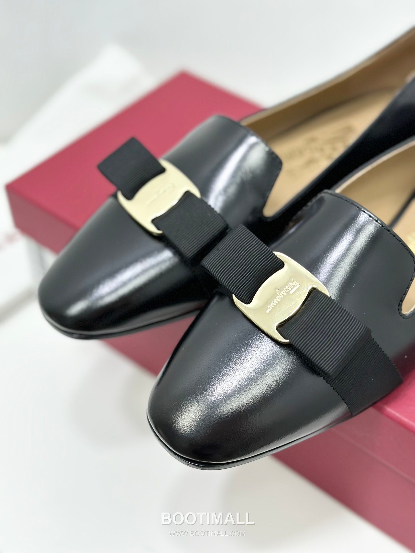 Salvatore Ferragamo Vara Bow Leather Loafer Flats 살바토레 페라가모 바라 리본 레더 로퍼 플랫 504845 1cm 8