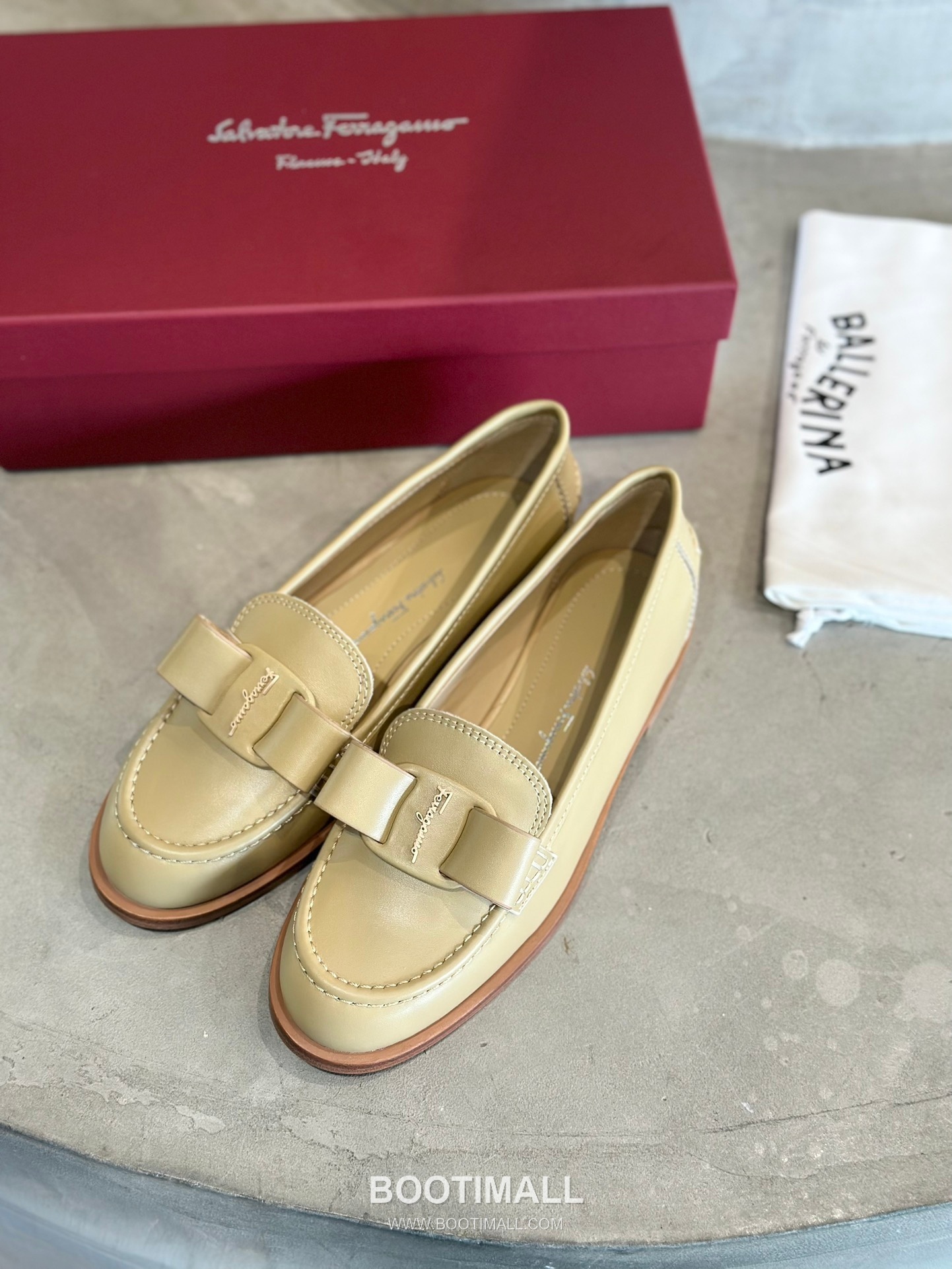 Salvatore Ferragamo Viva Bow Leather Loafer Flats 살바토레 페라가모 비바 리본 레더 로퍼 플랫 555048 2cm 1