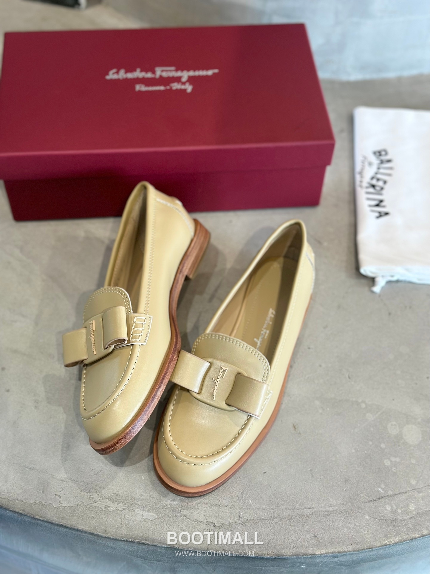 Salvatore Ferragamo Viva Bow Leather Loafer Flats 살바토레 페라가모 비바 리본 레더 로퍼 플랫 555048 2cm 2