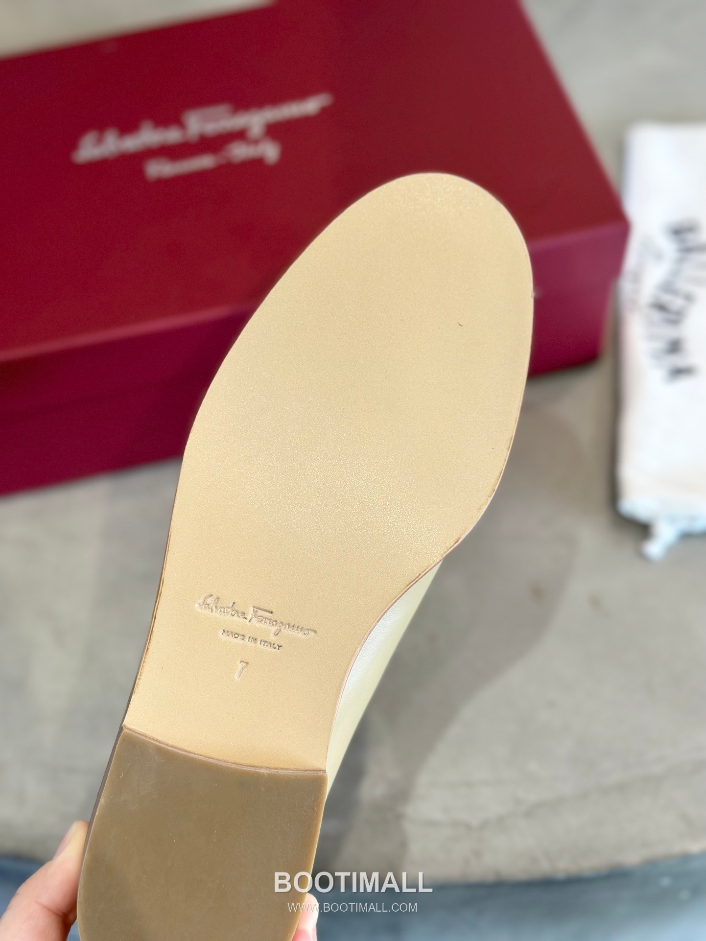 Salvatore Ferragamo Viva Bow Leather Loafer Flats 살바토레 페라가모 비바 리본 레더 로퍼 플랫 555048 2cm 9