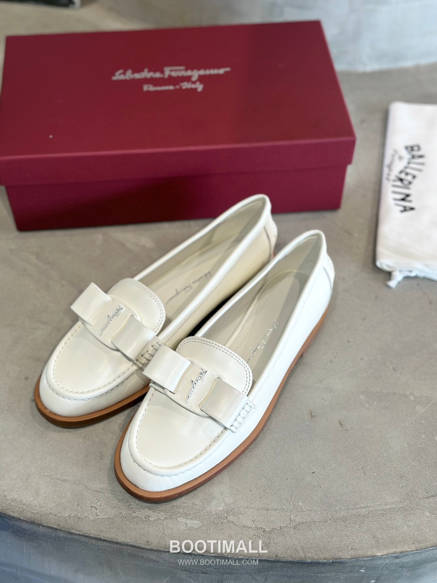 Salvatore Ferragamo Viva Bow Leather Loafer Flats 살바토레 페라가모 비바 리본 레더 로퍼 플랫 555048 2cm 1