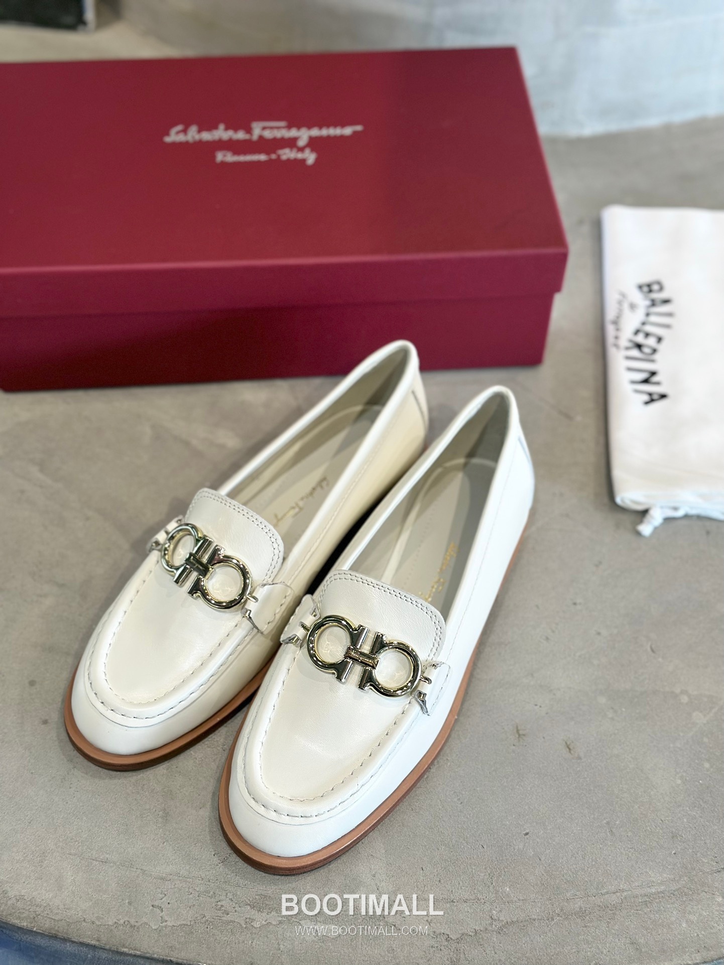 Salvatore Ferragamo Gancini Goatskin Leather Loafer Flats 살바토레 페라가모 간치니 고트스킨 레더 로퍼 플랫 555048 2cm 1