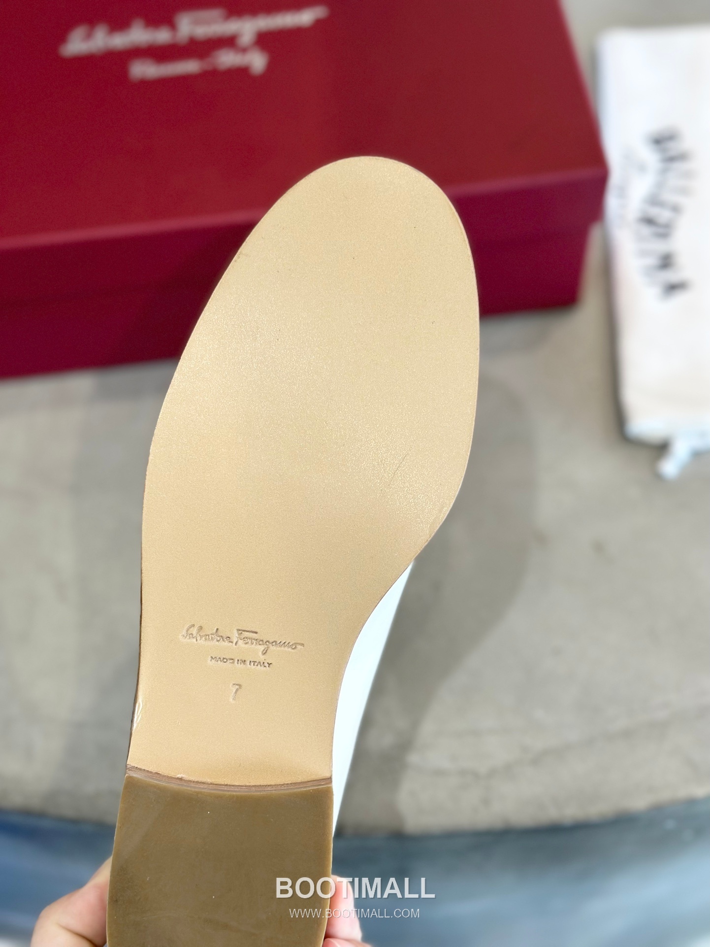 Salvatore Ferragamo Gancini Goatskin Leather Loafer Flats 살바토레 페라가모 간치니 고트스킨 레더 로퍼 플랫 555048 2cm 9