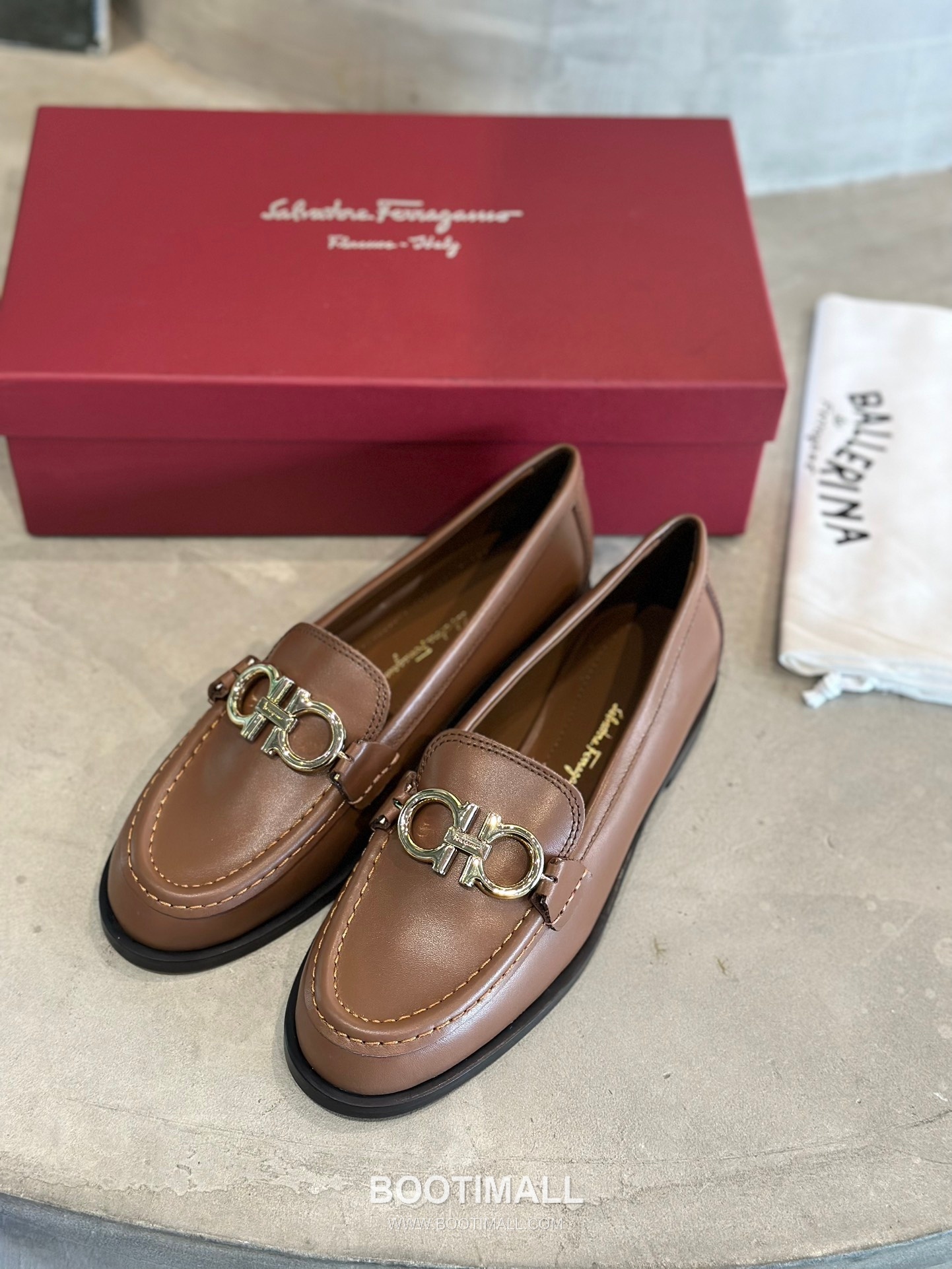 Salvatore Ferragamo Gancini Goatskin Leather Loafer Flats 살바토레 페라가모 간치니 고트스킨 레더 로퍼 플랫 555048 2cm 1