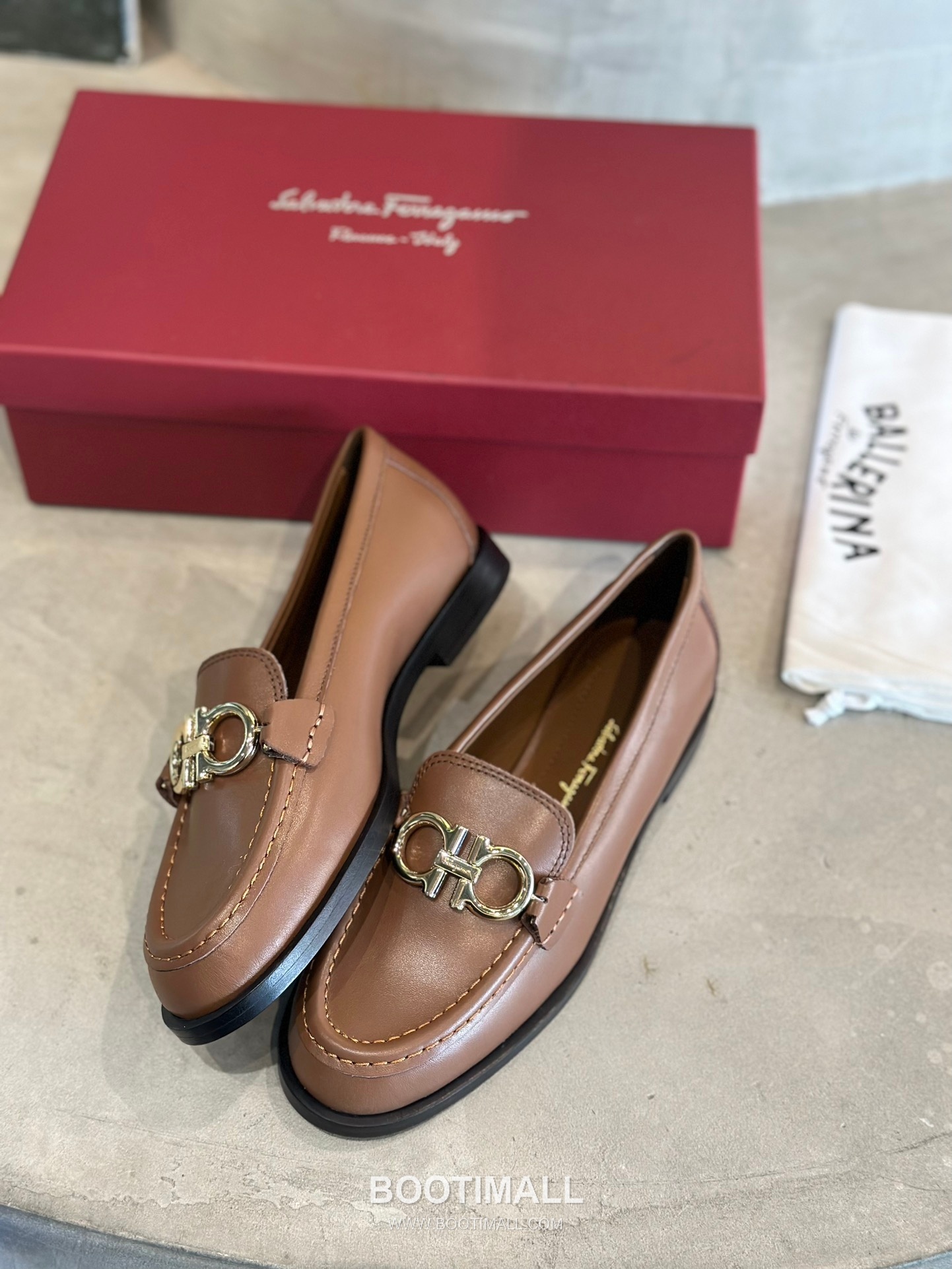 Salvatore Ferragamo Gancini Goatskin Leather Loafer Flats 살바토레 페라가모 간치니 고트스킨 레더 로퍼 플랫 555048 2cm 2