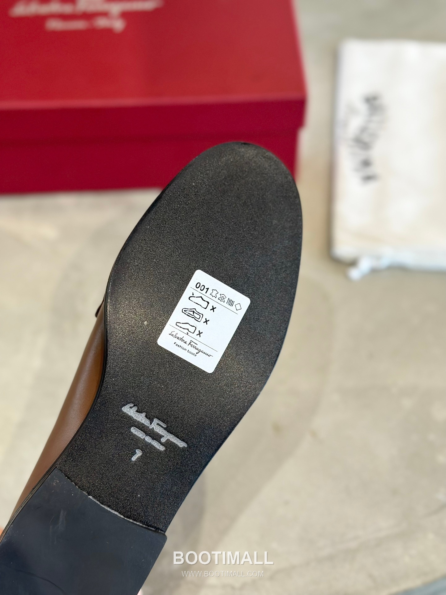 Salvatore Ferragamo Gancini Goatskin Leather Loafer Flats 살바토레 페라가모 간치니 고트스킨 레더 로퍼 플랫 555048 2cm 9