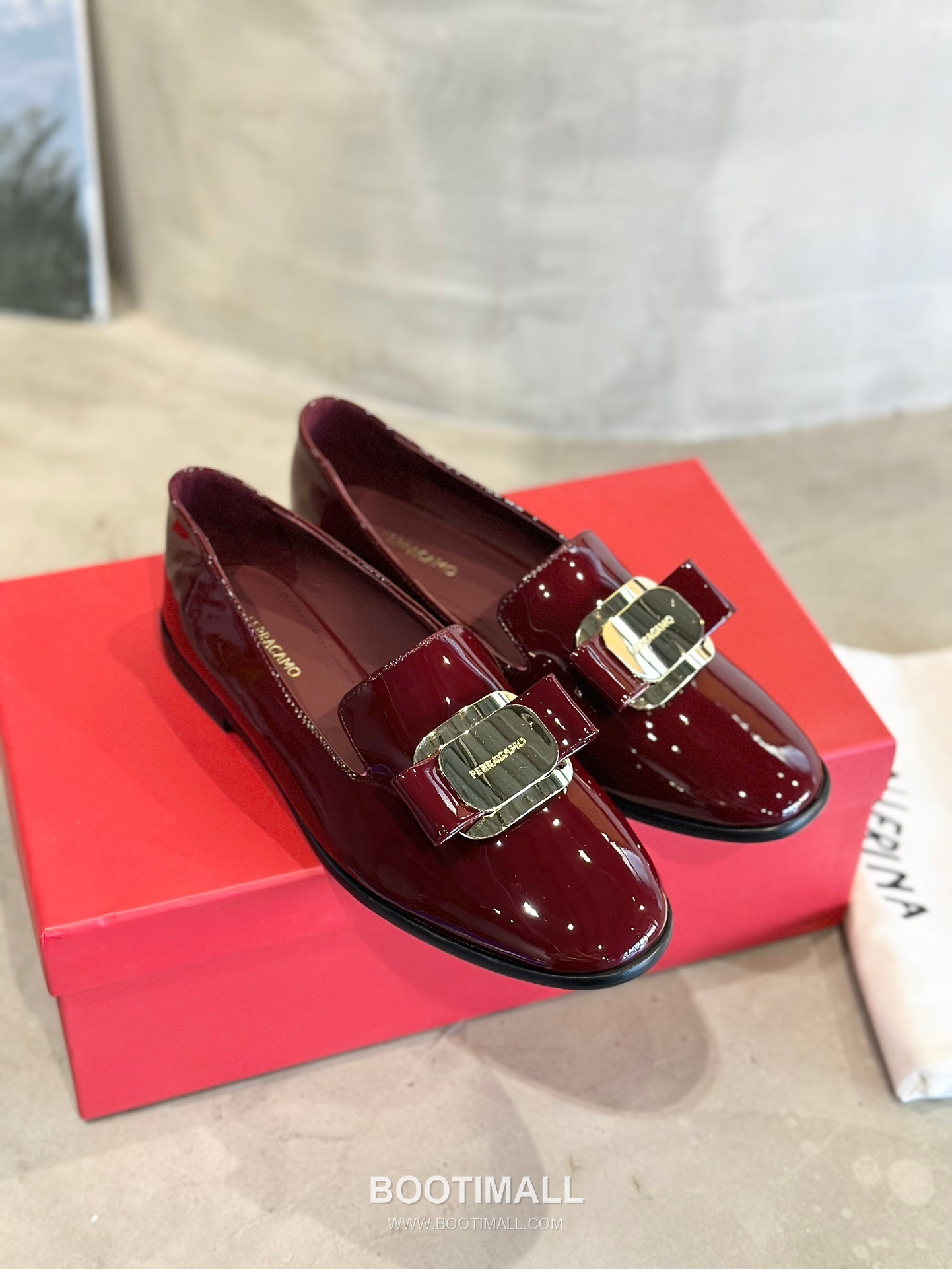 Salvatore Ferragamo Vara Bow Patent Leather Loafer Moccasins 살바토레 페라가모 바라 리본 페이턴트 레더 로퍼 모카신 555048 2cm 3