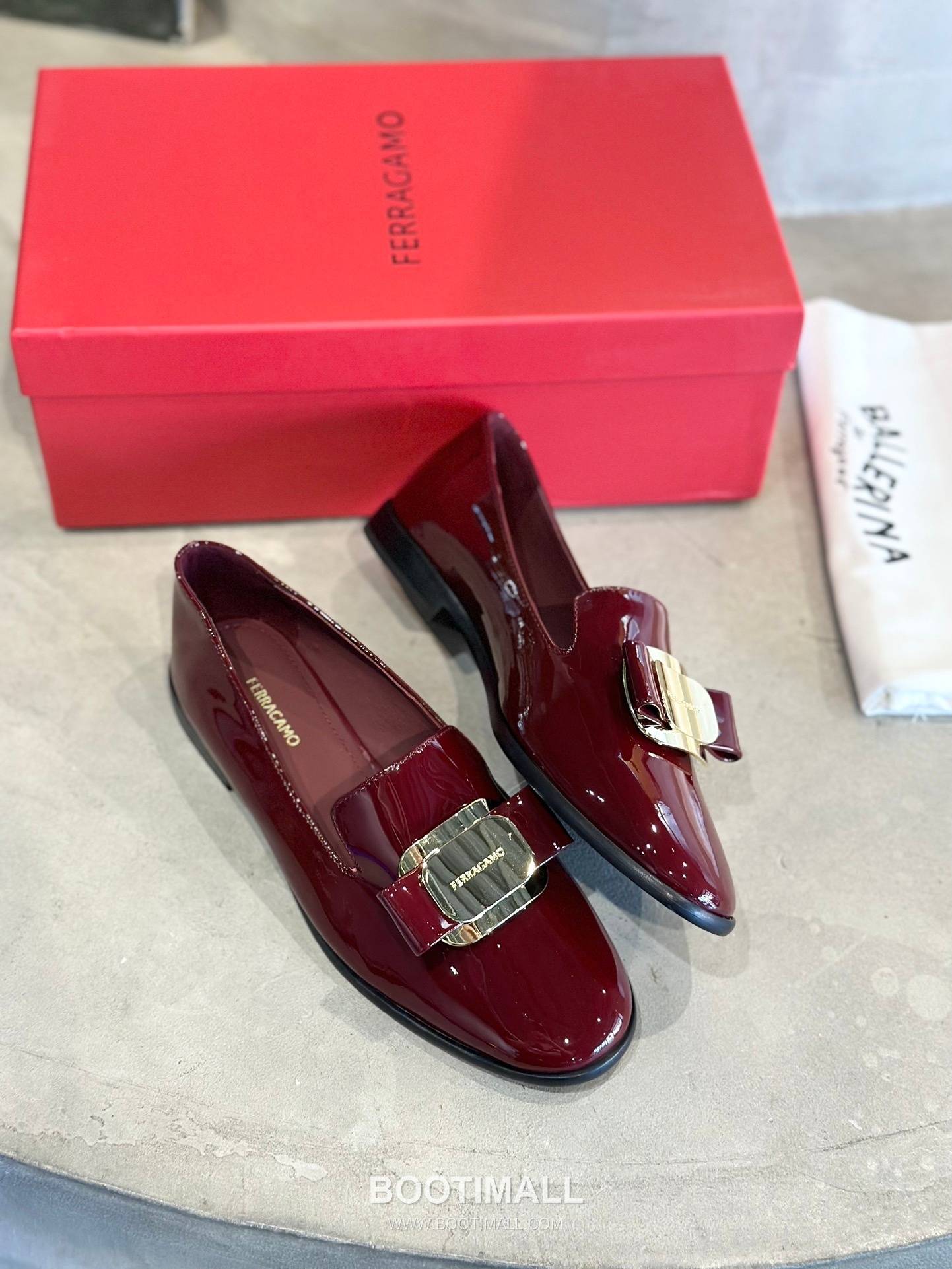 Salvatore Ferragamo Vara Bow Patent Leather Loafer Moccasins 살바토레 페라가모 바라 리본 페이턴트 레더 로퍼 모카신 555048 2cm 7