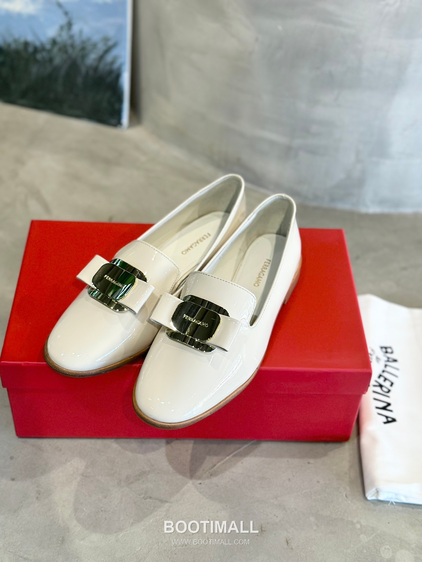 Salvatore Ferragamo Vara Bow Patent Leather Loafer Moccasins 살바토레 페라가모 바라 리본 페이턴트 레더 로퍼 모카신 555048 2cm 6