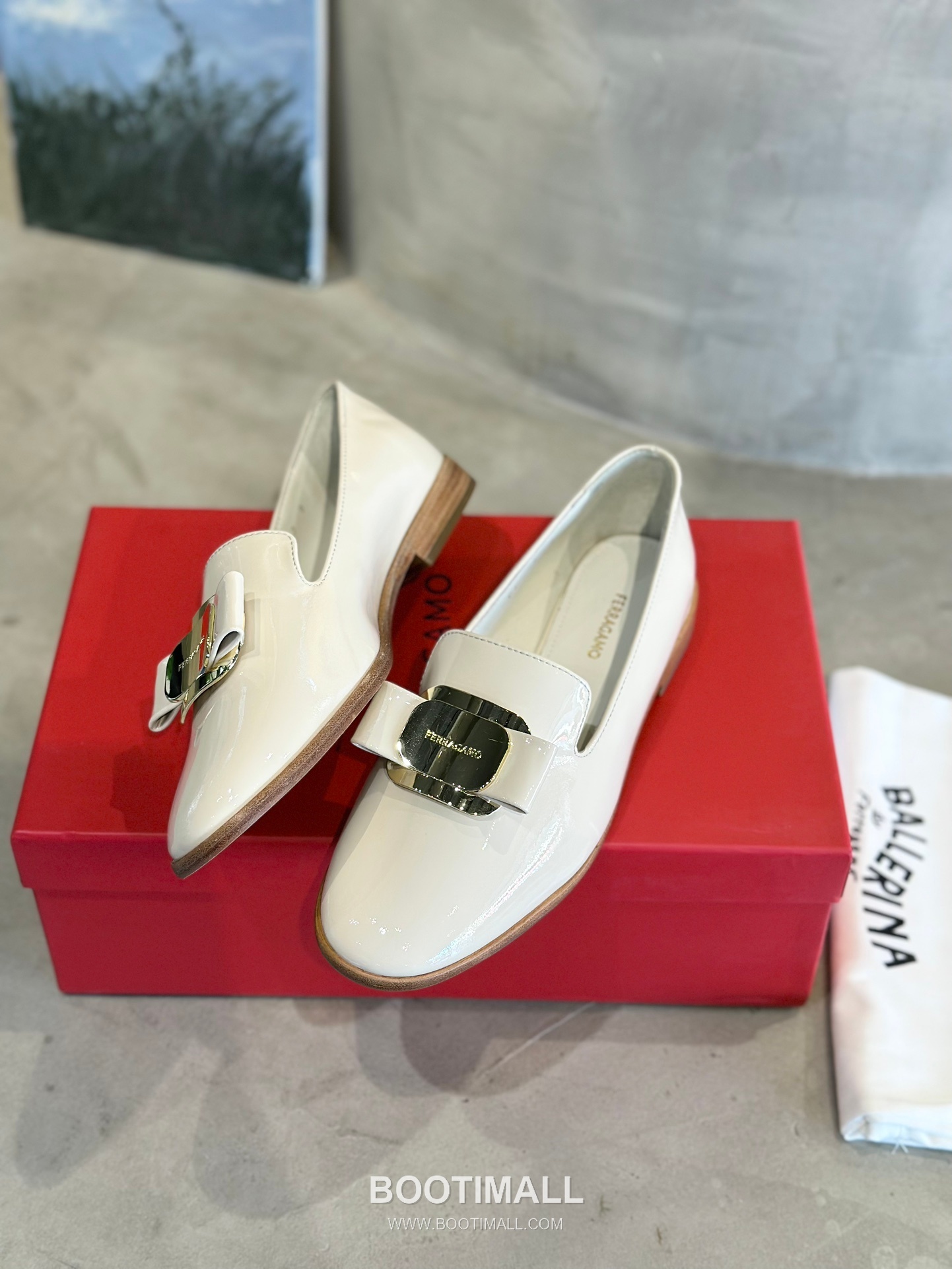 Salvatore Ferragamo Vara Bow Patent Leather Loafer Moccasins 살바토레 페라가모 바라 리본 페이턴트 레더 로퍼 모카신 555048 2cm 7