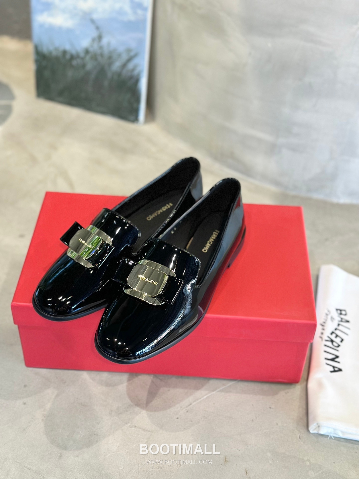 Salvatore Ferragamo Vara Bow Patent Leather Loafer Moccasins 살바토레 페라가모 바라 리본 페이턴트 레더 로퍼 모카신 555048 2cm 1