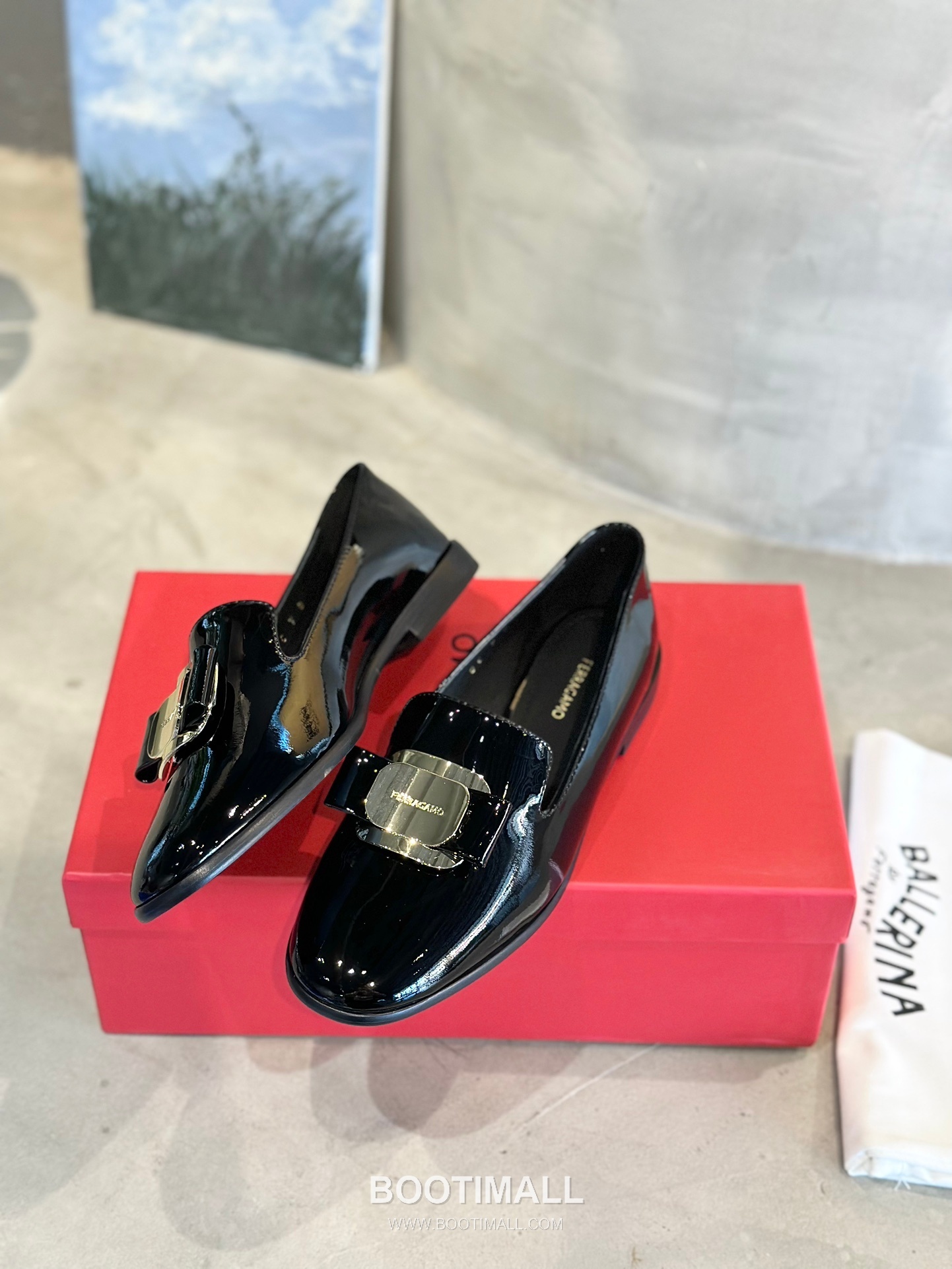 Salvatore Ferragamo Vara Bow Patent Leather Loafer Moccasins 살바토레 페라가모 바라 리본 페이턴트 레더 로퍼 모카신 555048 2cm 2