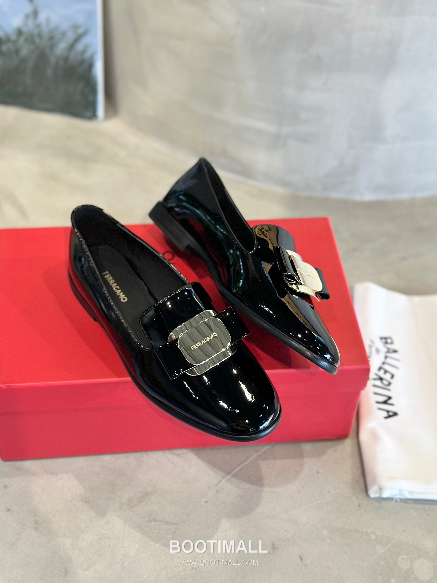 Salvatore Ferragamo Vara Bow Patent Leather Loafer Moccasins 살바토레 페라가모 바라 리본 페이턴트 레더 로퍼 모카신 555048 2cm 4