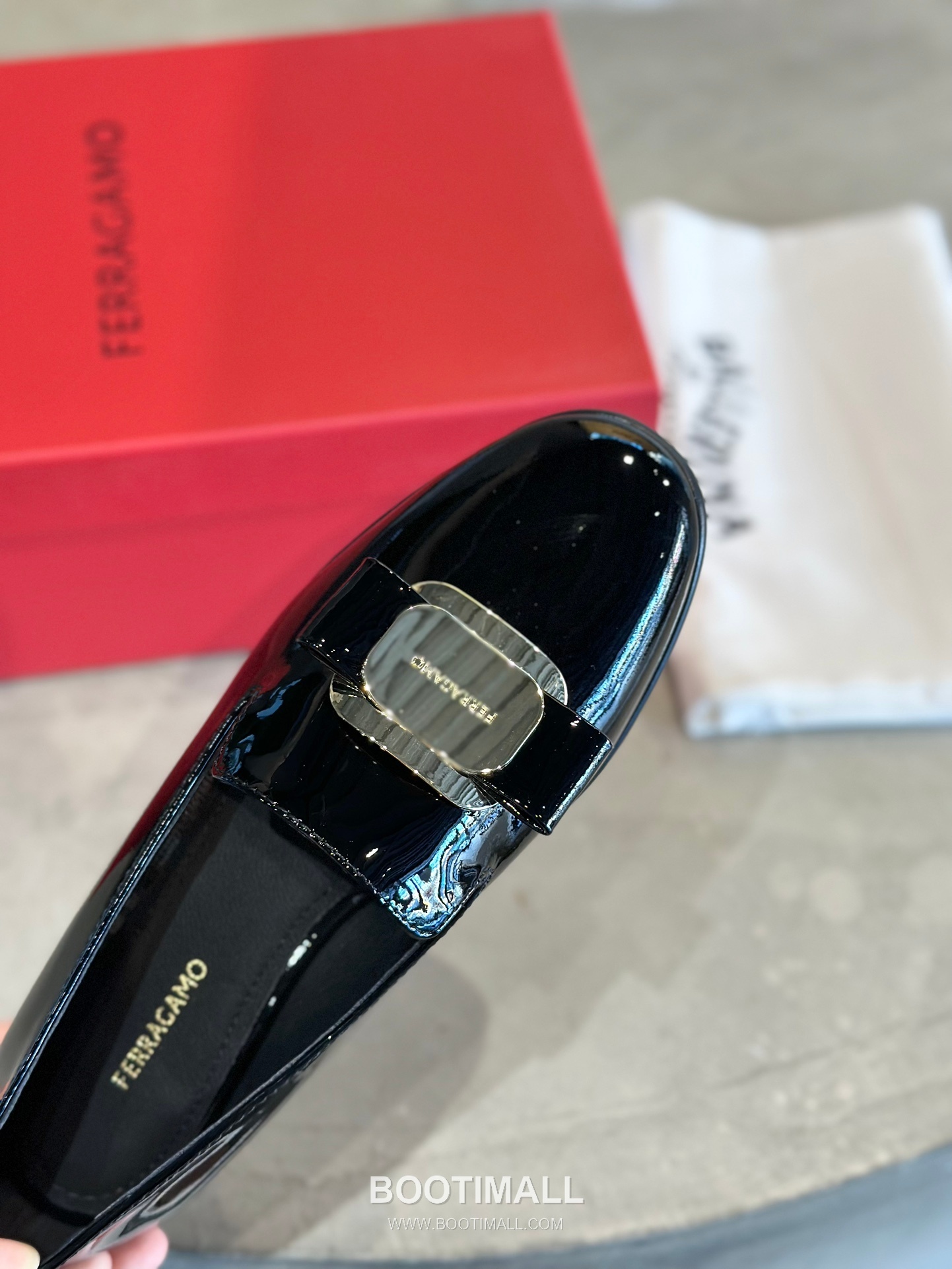 Salvatore Ferragamo Vara Bow Patent Leather Loafer Moccasins 살바토레 페라가모 바라 리본 페이턴트 레더 로퍼 모카신 555048 2cm 8