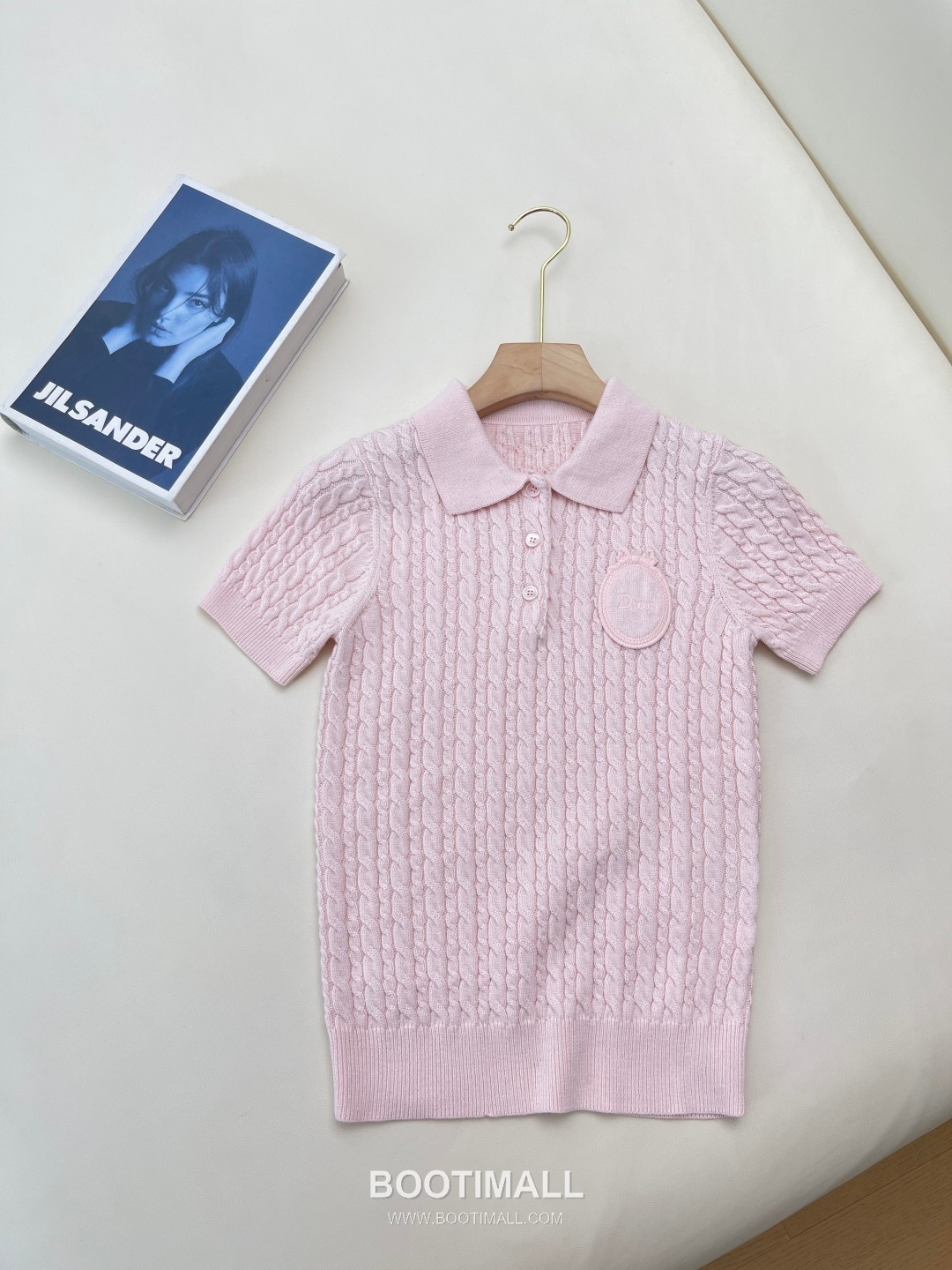 Dior Rococo CD Mother-of-Pearl Button Ribbed Cable-Knit Pink Short Sleeve Knit Top 디올 로코코 CD 자개 버튼 리브 케이블 니트 핑크 반팔 탑 10