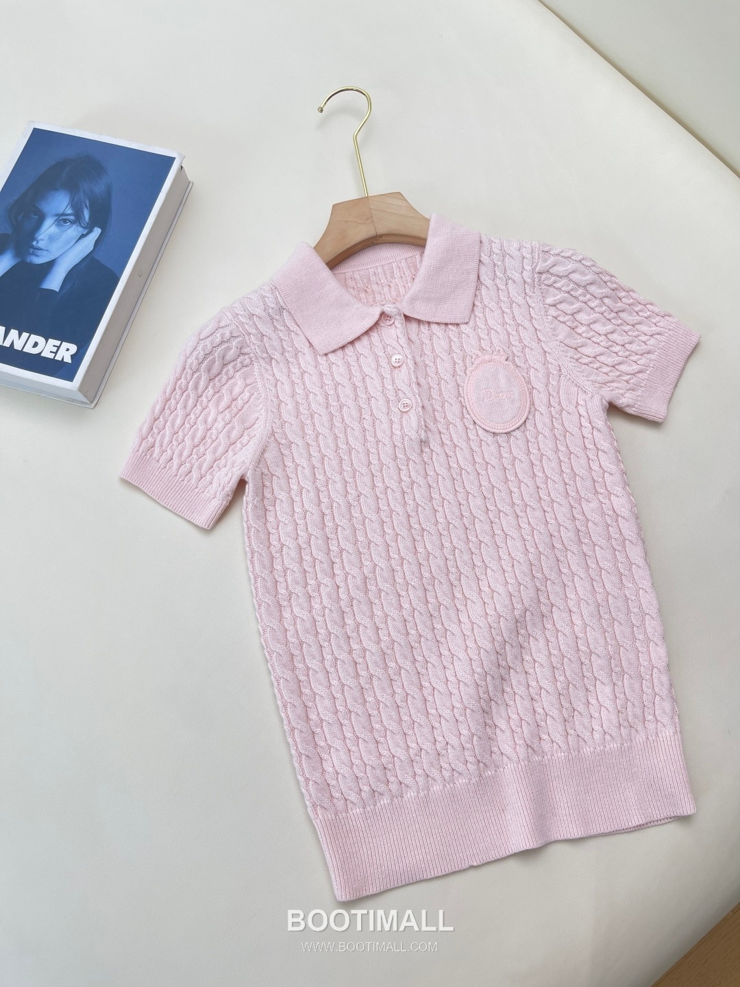 Dior Rococo CD Mother-of-Pearl Button Ribbed Cable-Knit Pink Short Sleeve Knit Top 디올 로코코 CD 자개 버튼 리브 케이블 니트 핑크 반팔 탑 11