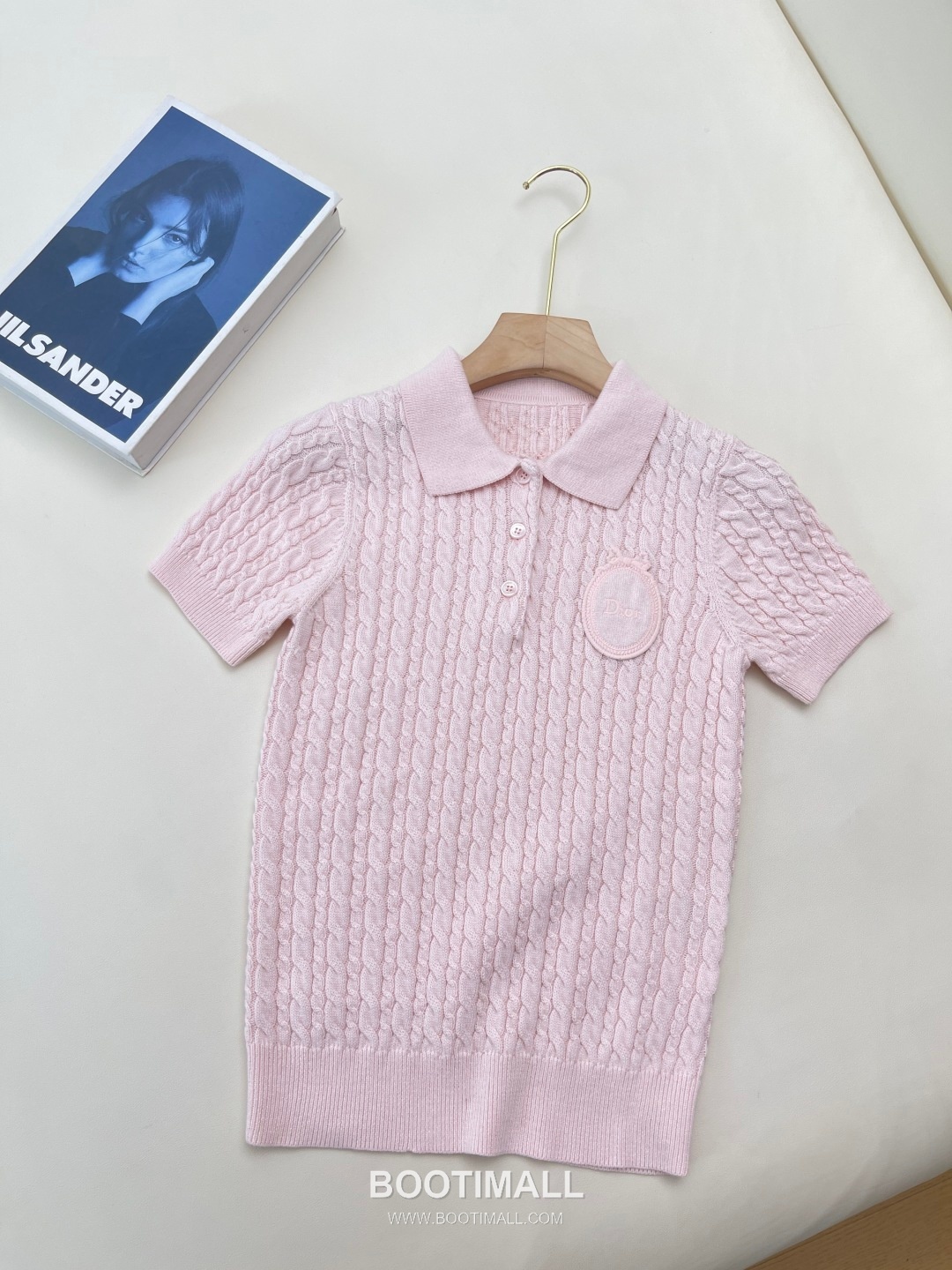 Dior Rococo CD Mother-of-Pearl Button Ribbed Cable-Knit Pink Short Sleeve Knit Top 디올 로코코 CD 자개 버튼 리브 케이블 니트 핑크 반팔 탑 13