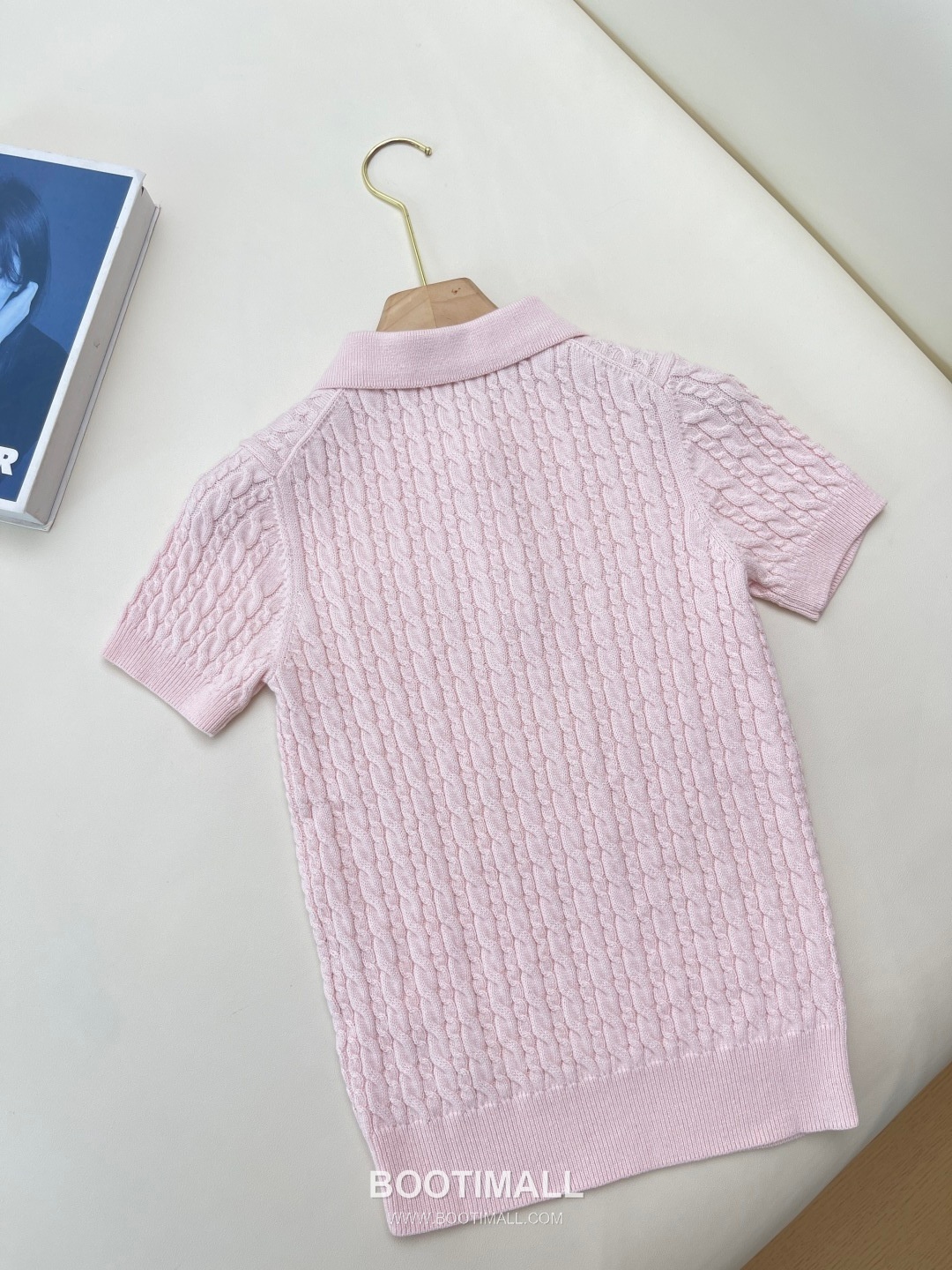 Dior Rococo CD Mother-of-Pearl Button Ribbed Cable-Knit Pink Short Sleeve Knit Top 디올 로코코 CD 자개 버튼 리브 케이블 니트 핑크 반팔 탑 17