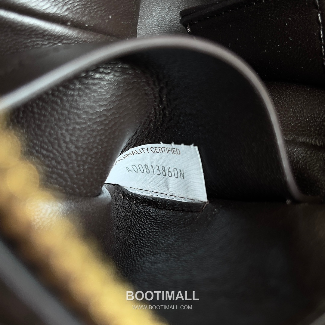 Bottega Veneta Concert Pouch Intrecciato Leather Mini Crossbody Bag 보테가베네타 콘서트 파우치 인트레치아토 가죽 미니 크로스백 18.5cm 7