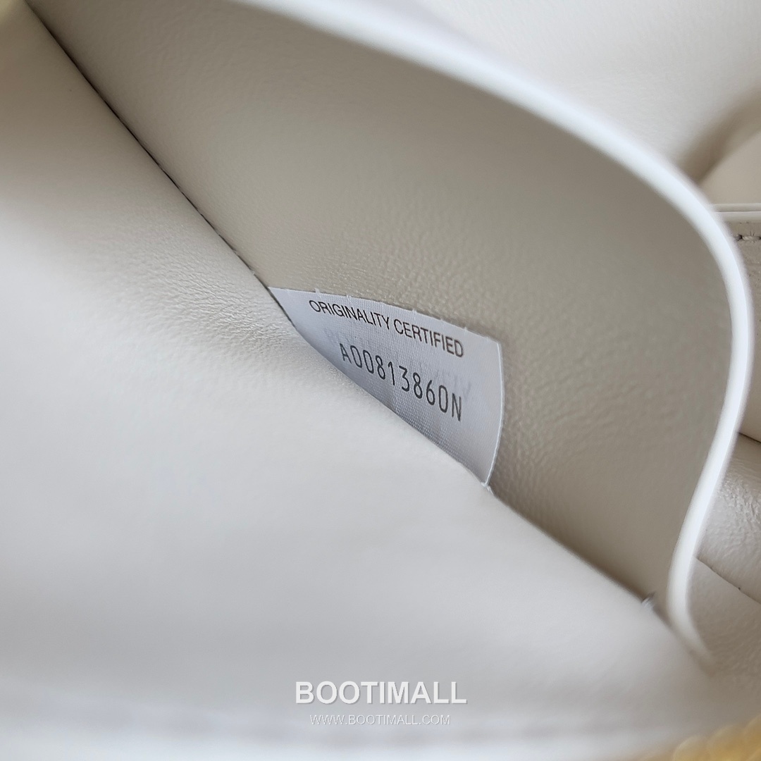 Bottega Veneta Concert Pouch Intrecciato Leather Mini Crossbody Bag 보테가베네타 콘서트 파우치 인트레치아토 가죽 미니 크로스백 18.5cm 6