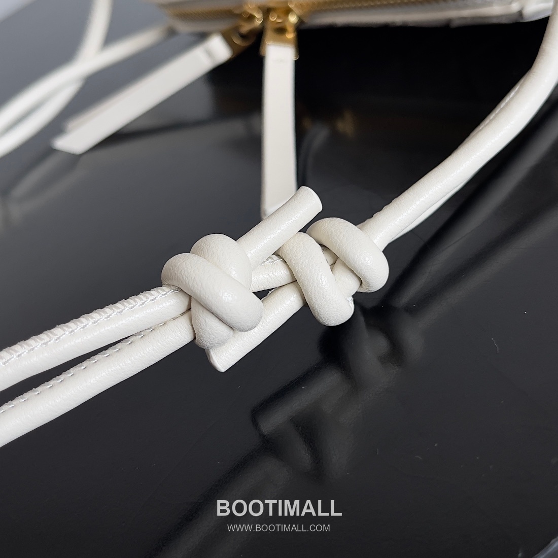 Bottega Veneta Concert Pouch Intrecciato Leather Mini Crossbody Bag 보테가베네타 콘서트 파우치 인트레치아토 가죽 미니 크로스백 18.5cm 8