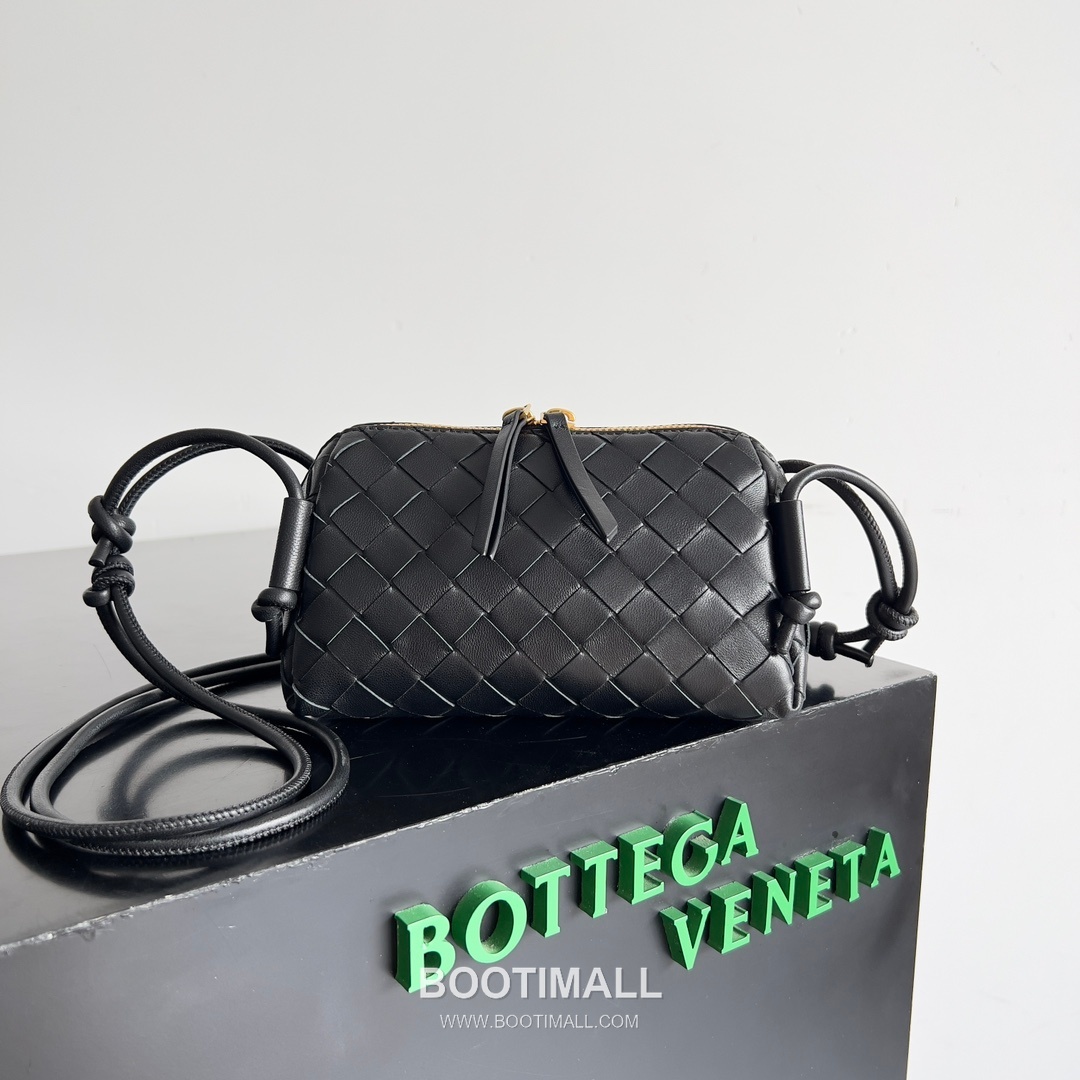 Bottega Veneta Concert Pouch Intrecciato Leather Mini Crossbody Bag 보테가베네타 콘서트 파우치 인트레치아토 가죽 미니 크로스백 18.5cm 1