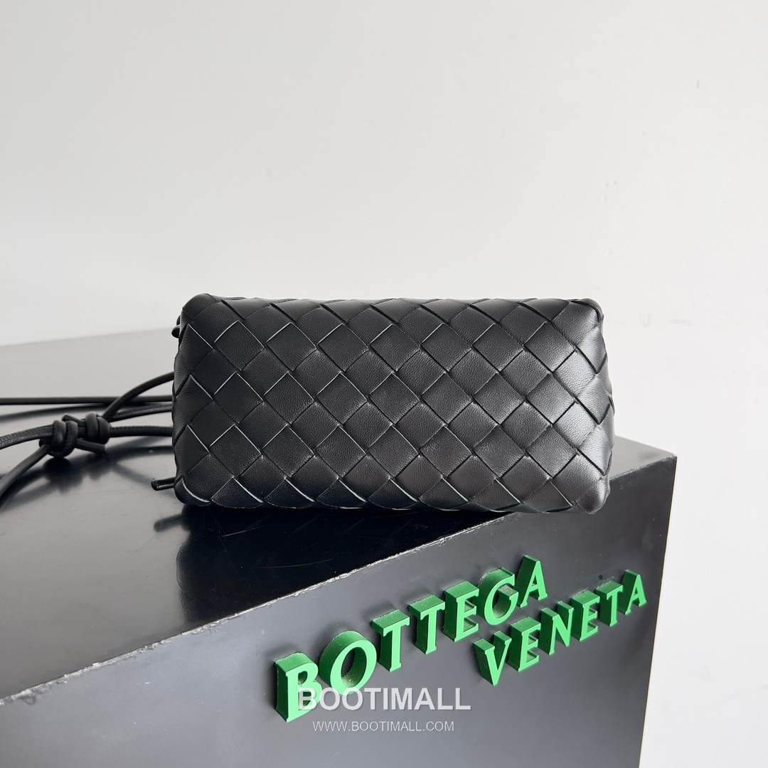Bottega Veneta Concert Pouch Intrecciato Leather Mini Crossbody Bag 보테가베네타 콘서트 파우치 인트레치아토 가죽 미니 크로스백 18.5cm 3