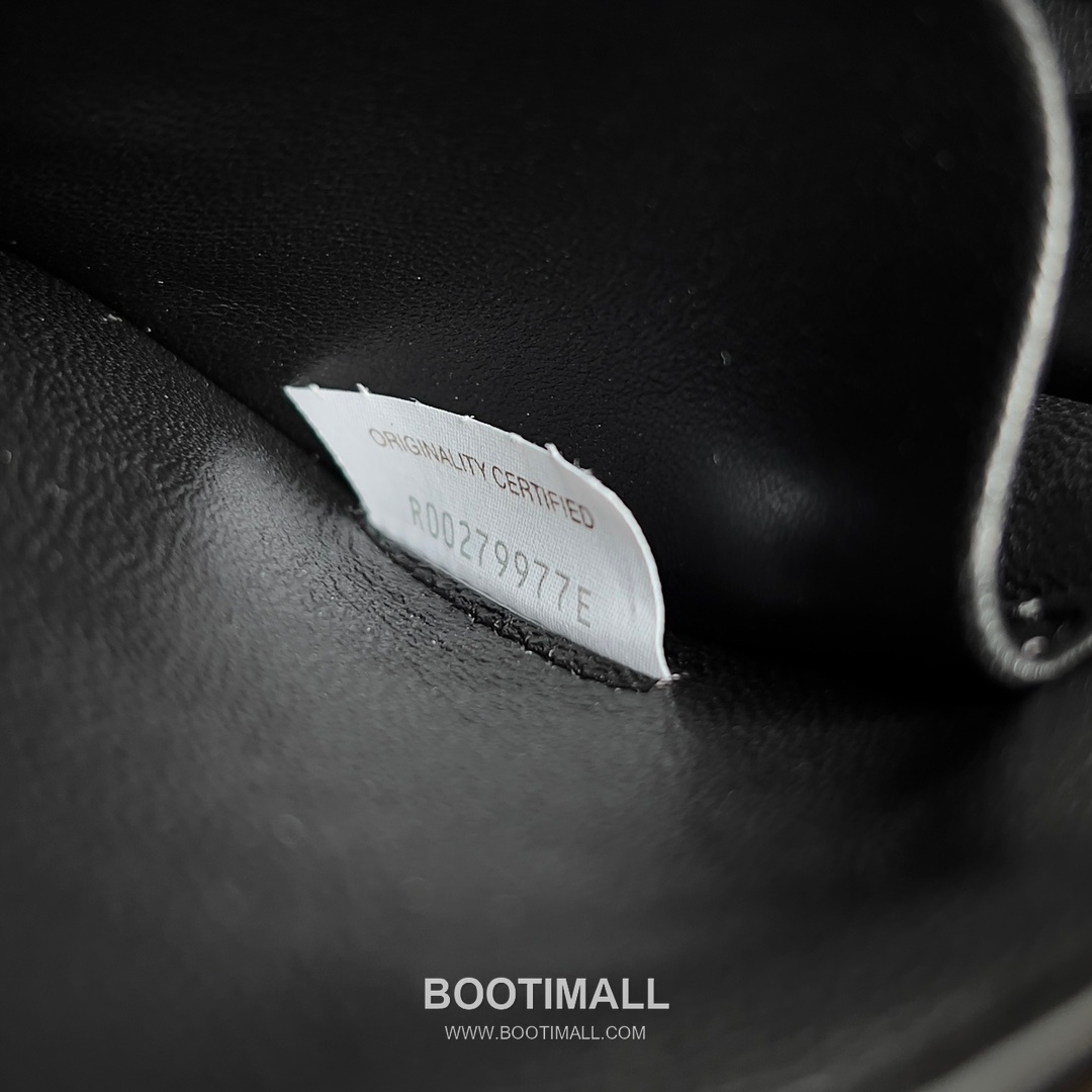 Bottega Veneta Concert Pouch Intrecciato Leather Mini Crossbody Bag 보테가베네타 콘서트 파우치 인트레치아토 가죽 미니 크로스백 18.5cm 8