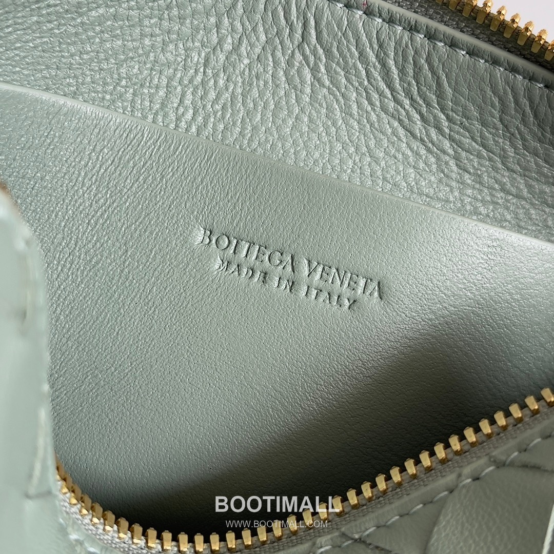 Bottega Veneta Concert Pouch Intrecciato Leather Mini Crossbody Bag 보테가베네타 콘서트 파우치 인트레치아토 가죽 미니 크로스백 18.5cm 7