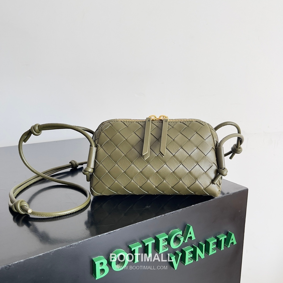 Bottega Veneta Concert Pouch Intrecciato Leather Mini Crossbody Bag 보테가베네타 콘서트 파우치 인트레치아토 가죽 미니 크로스백 18.5cm 1