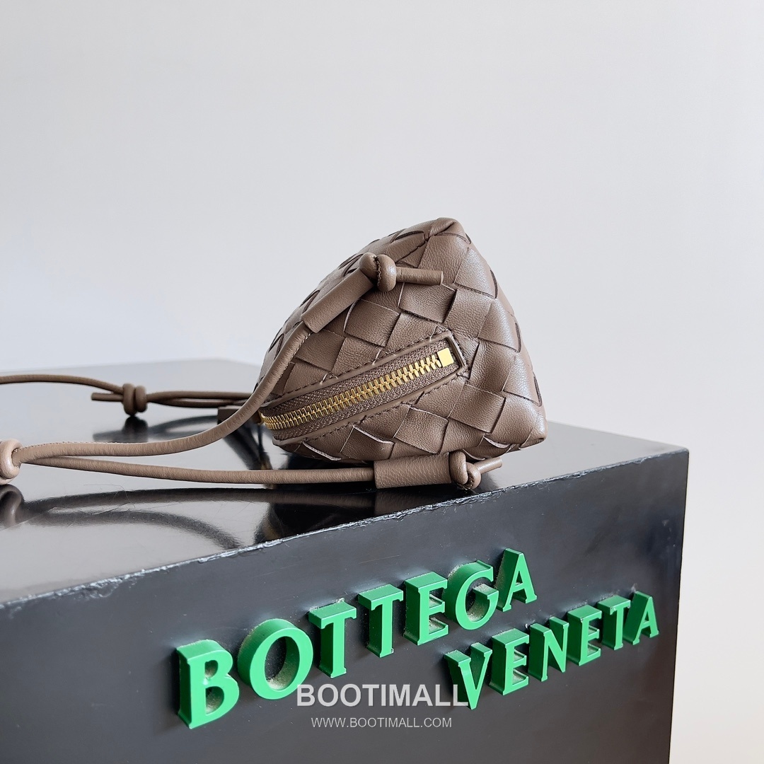 Bottega Veneta Concert Pouch Intrecciato Leather Mini Crossbody Bag 보테가베네타 콘서트 파우치 인트레치아토 가죽 미니 크로스백 18.5cm 2