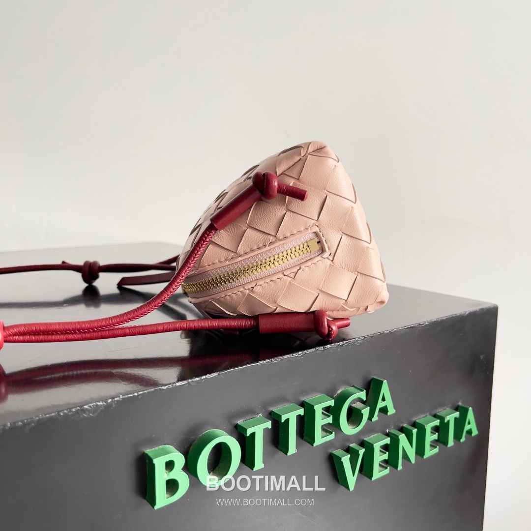 Bottega Veneta Concert Pouch Mini Intrecciato Leather Crossbody Bag 보테가 베네타 콘서트 파우치 미니 794258 인트레치아토 레더 크로스백 18.5cm 3
