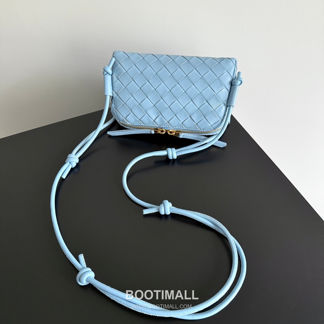 Bottega Veneta Concert Pouch Intrecciato Leather Mini Crossbody Bag 보테가베네타 콘서트 파우치 인트레치아토 가죽 미니 크로스백 18.5cm 7