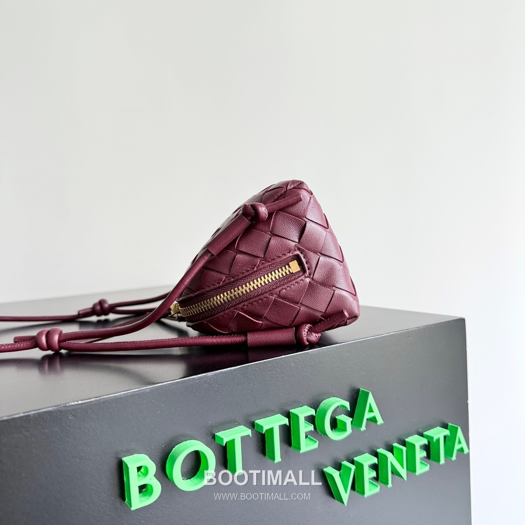 Bottega Veneta Concert Pouch Mini Intrecciato Leather Crossbody Bag 보테가 베네타 콘서트 파우치 미니 794258 인트레치아토 레더 크로스백 18.5cm 3