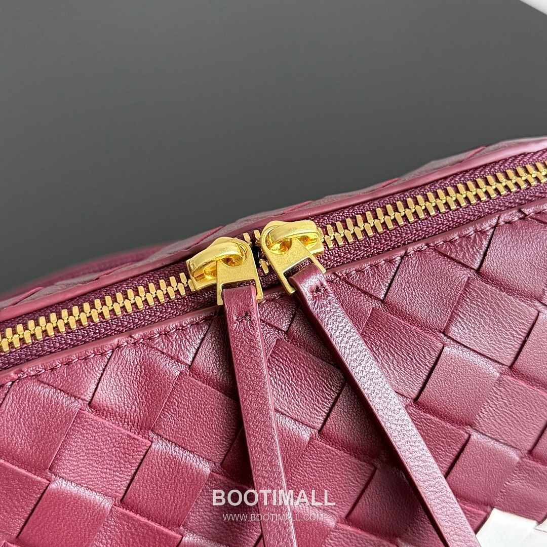 Bottega Veneta Concert Pouch Mini Intrecciato Leather Crossbody Bag 보테가 베네타 콘서트 파우치 미니 794258 인트레치아토 레더 크로스백 18.5cm 5