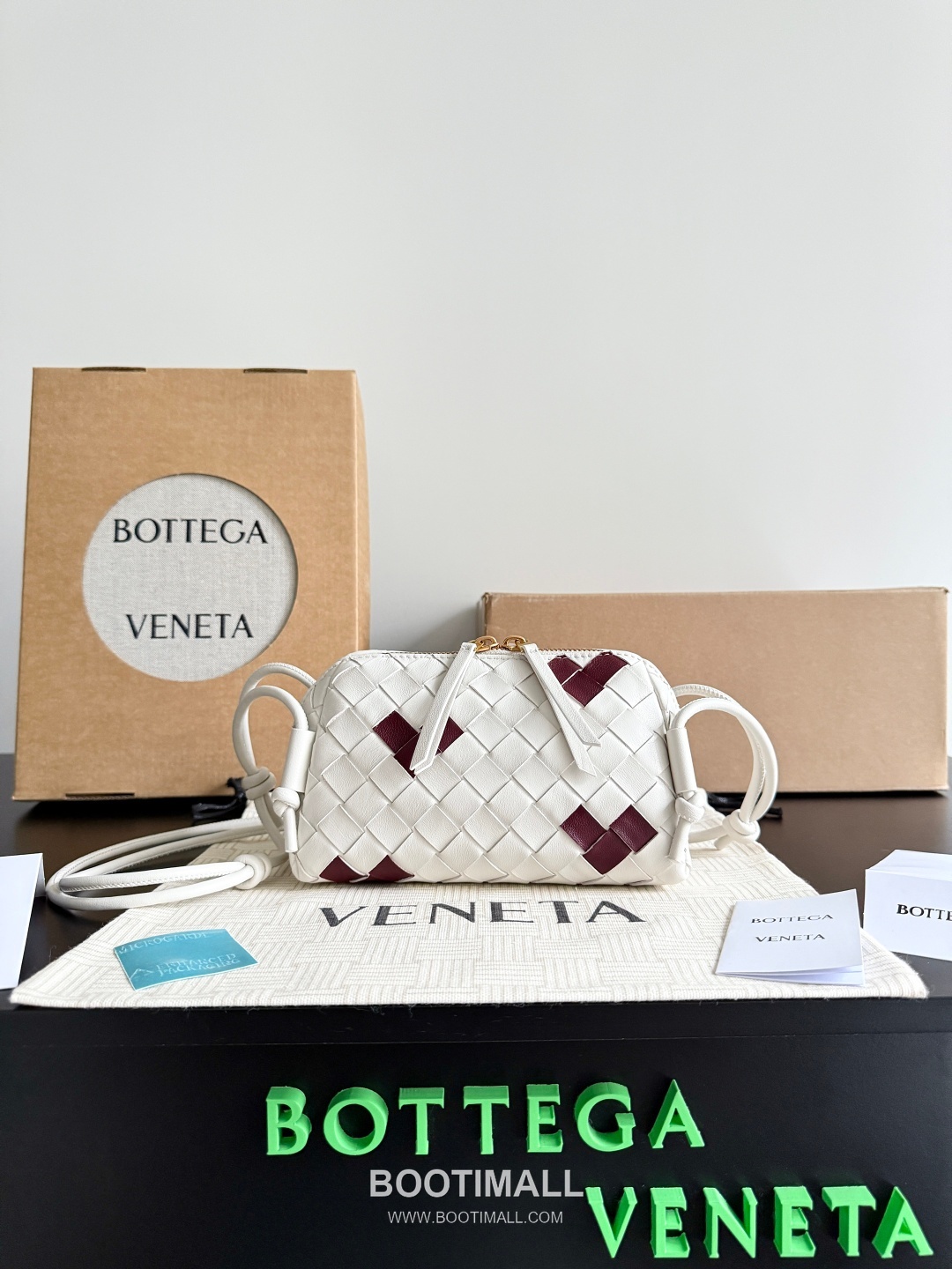 Bottega Veneta Concert Pouch Mini Intrecciato Leather Crossbody Bag 보테가 베네타 콘서트 파우치 미니 794258 인트레치아토 레더 크로스백 18.5cm 1
