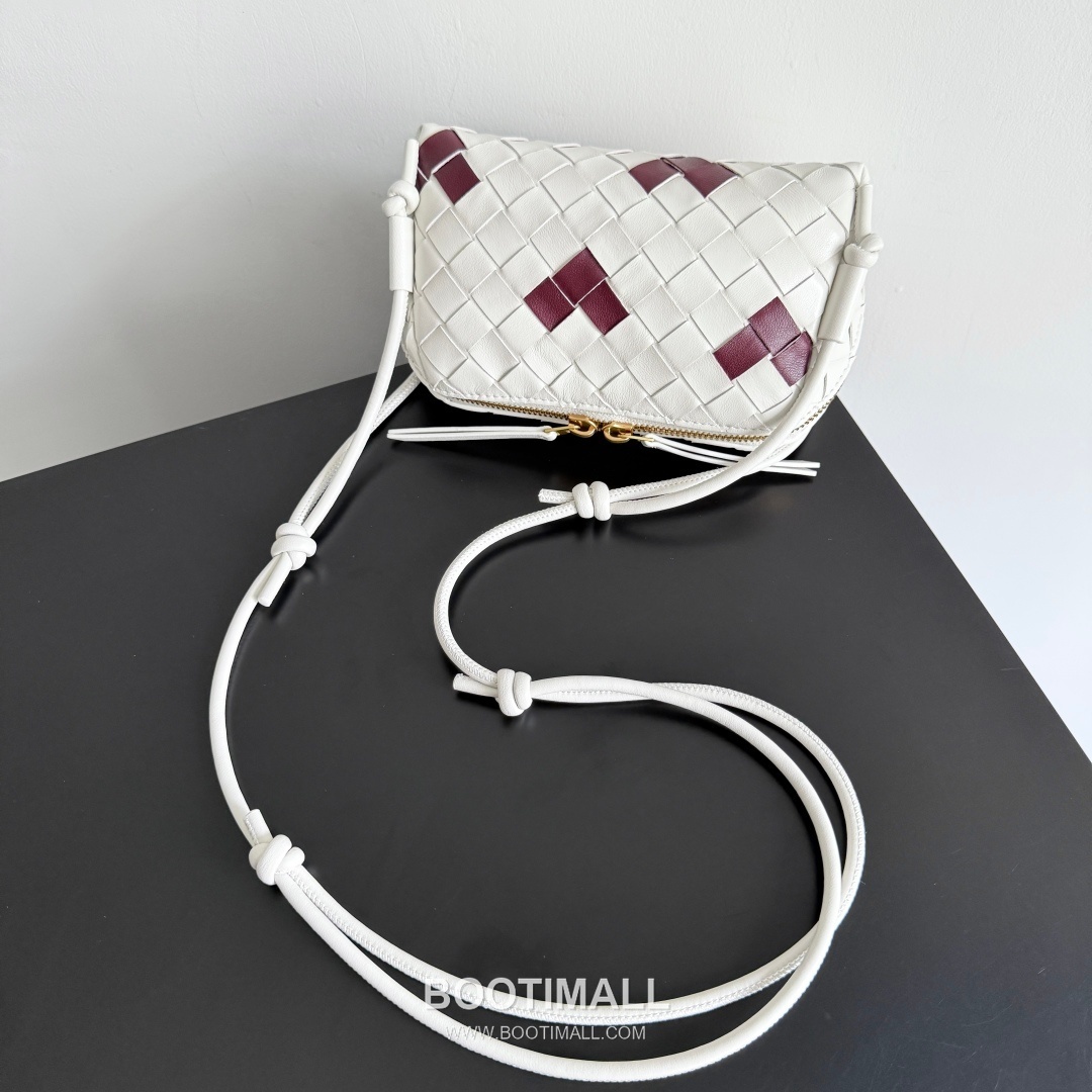 Bottega Veneta Concert Pouch Mini Intrecciato Leather Crossbody Bag 보테가 베네타 콘서트 파우치 미니 794258 인트레치아토 레더 크로스백 18.5cm 6