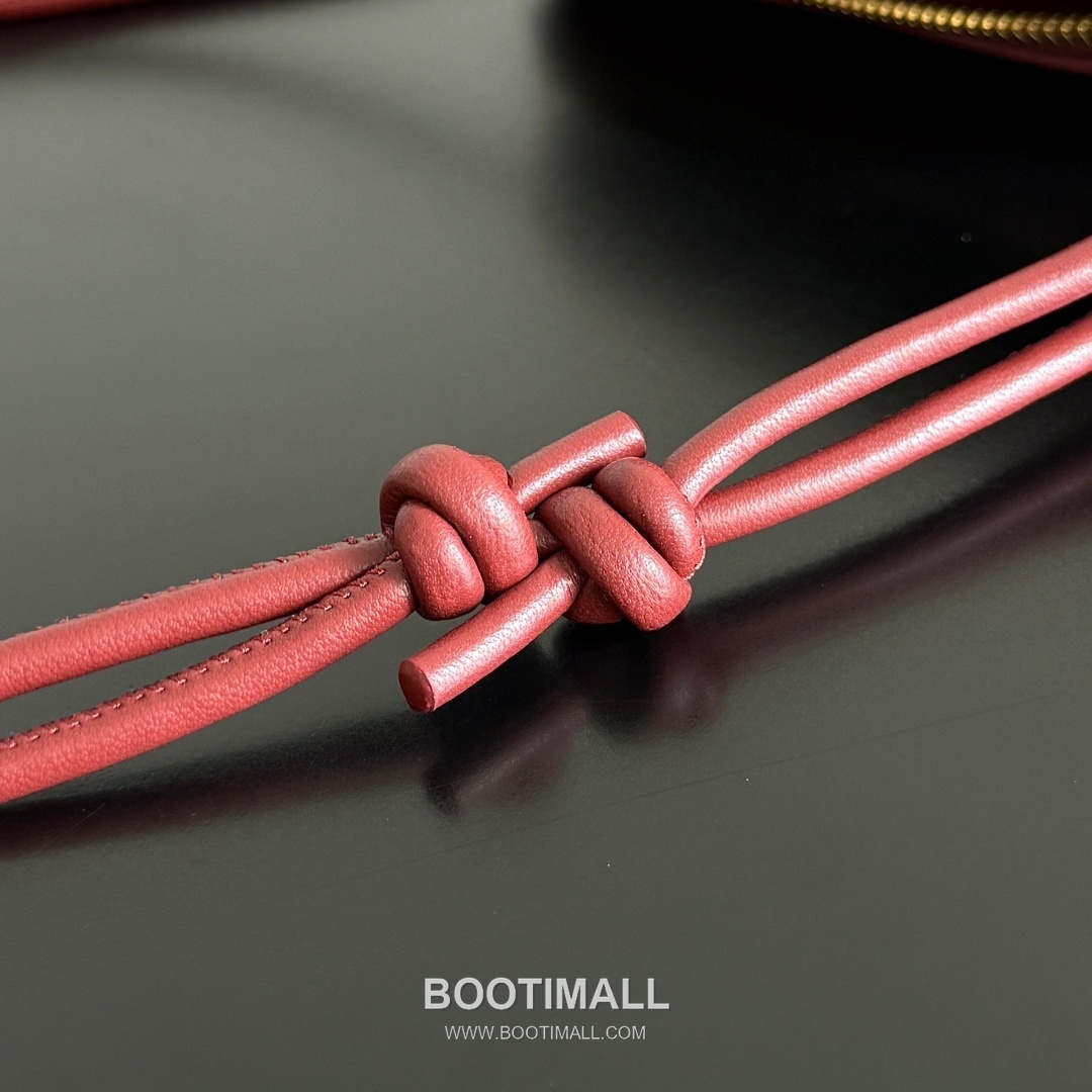 Bottega Veneta Concert Pouch Intrecciato Leather Mini Crossbody Bag 보테가베네타 콘서트 파우치 인트레치아토 가죽 미니 크로스백 18.5cm 6