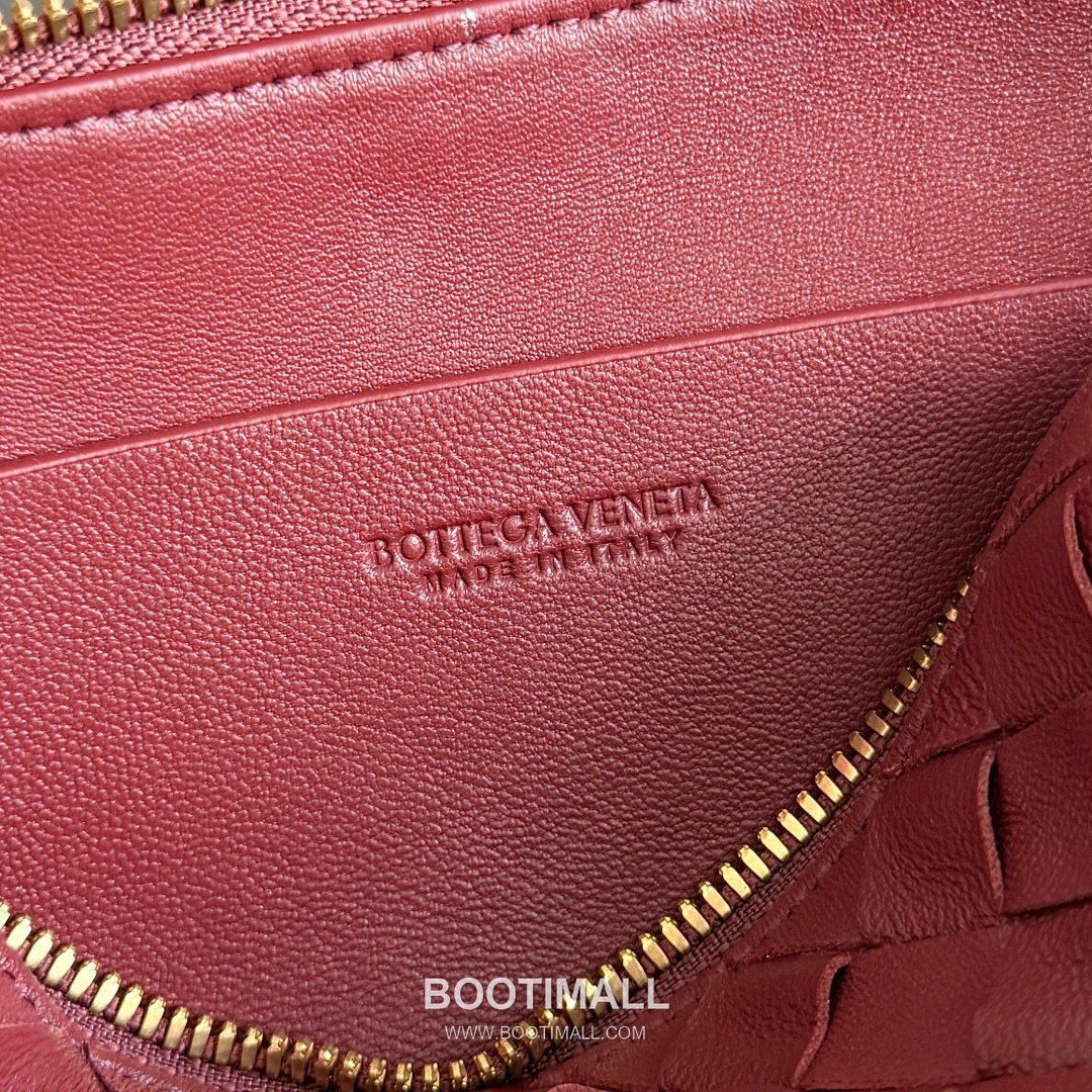 Bottega Veneta Concert Pouch Intrecciato Leather Mini Crossbody Bag 보테가베네타 콘서트 파우치 인트레치아토 가죽 미니 크로스백 18.5cm 7