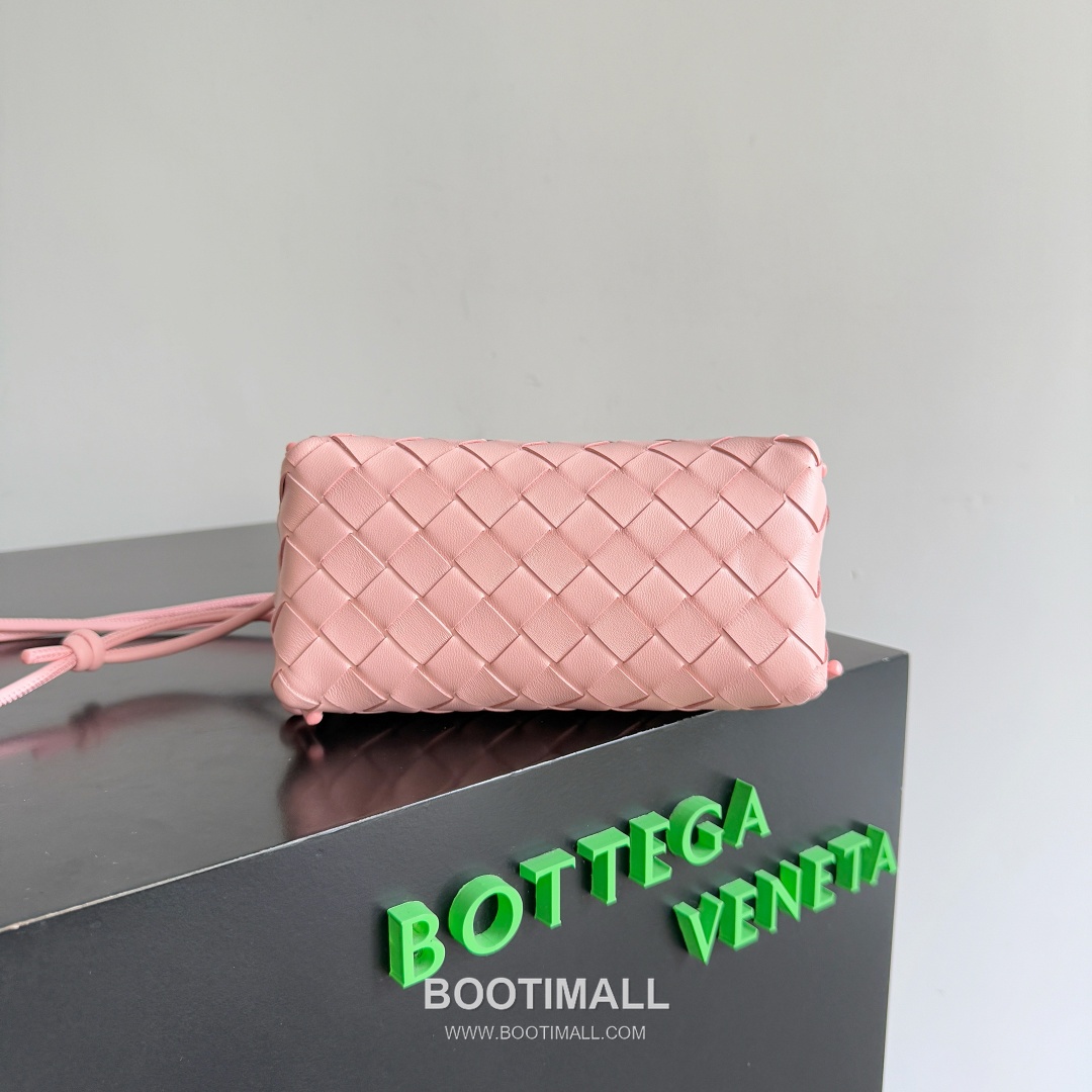 Bottega Veneta Concert Pouch Intrecciato Leather Mini Crossbody Bag 보테가베네타 콘서트 파우치 인트레치아토 가죽 미니 크로스백 18.5cm 3