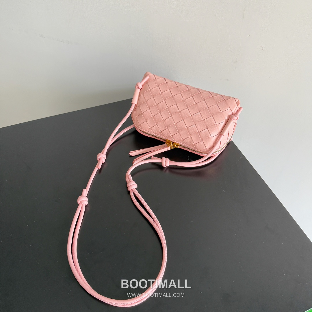 Bottega Veneta Concert Pouch Intrecciato Leather Mini Crossbody Bag 보테가베네타 콘서트 파우치 인트레치아토 가죽 미니 크로스백 18.5cm 5